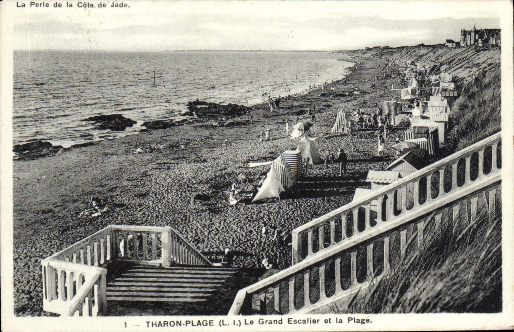 Playa de Tharon de la POSTAL de la VENDIMIA la escalera grande y la playa