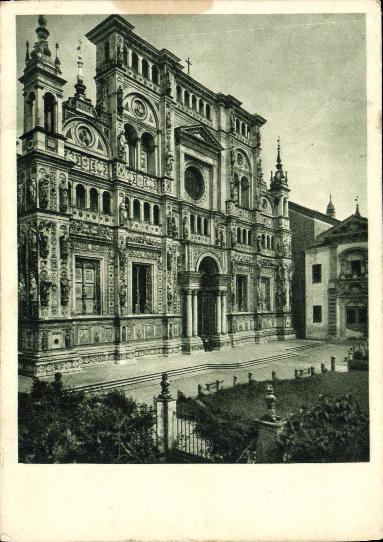 VINTAGE POSTCARD Pavia Certosa