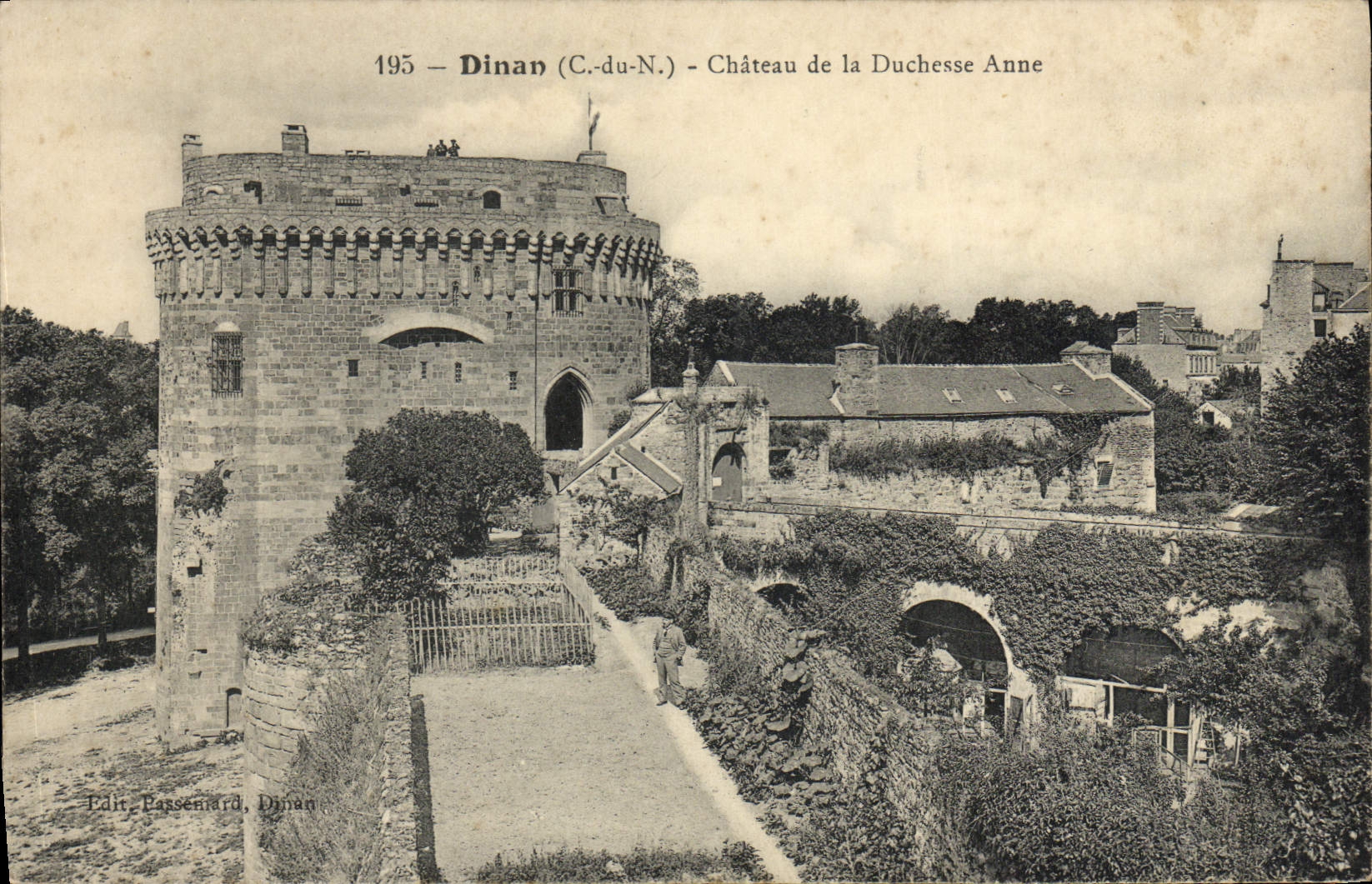 CPA Dinan Chateau de la Duchesse Anne 