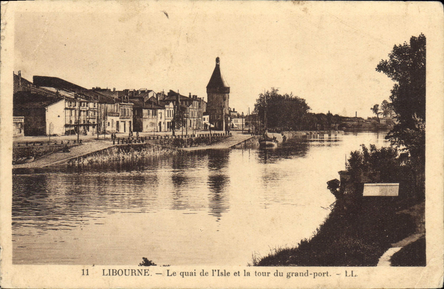 VINTAGE POSTCARD Libourne the quay of Isle and the turn of the large port