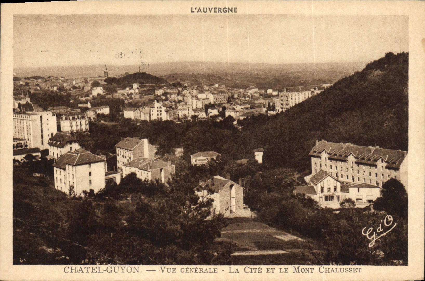 CPA Chatel Guyon Vue Generale La Cite et le Mont Chalusset 