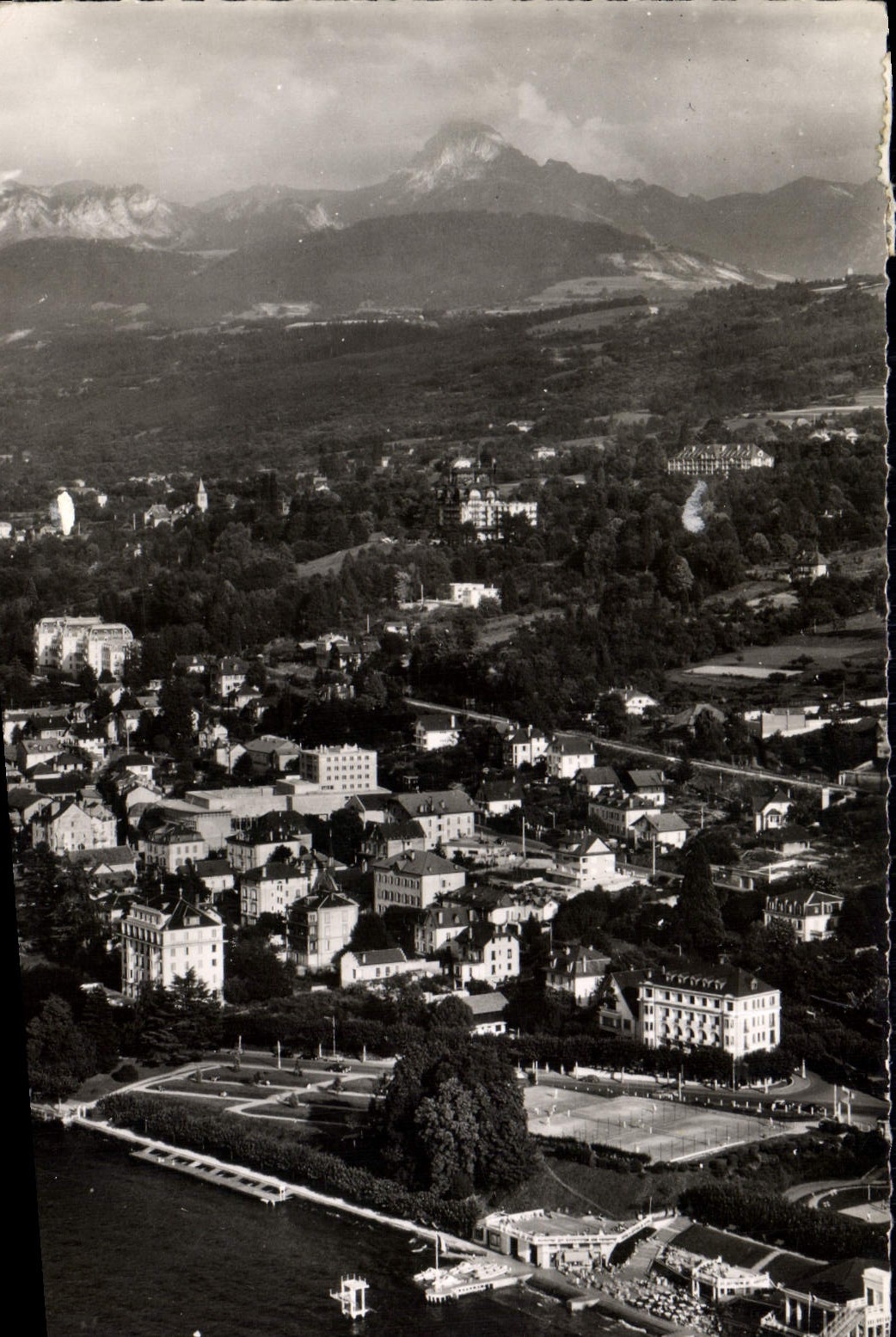 MODERN CARD Evian les Bains Evian les Bains Seen air the beach Tooth of Oche