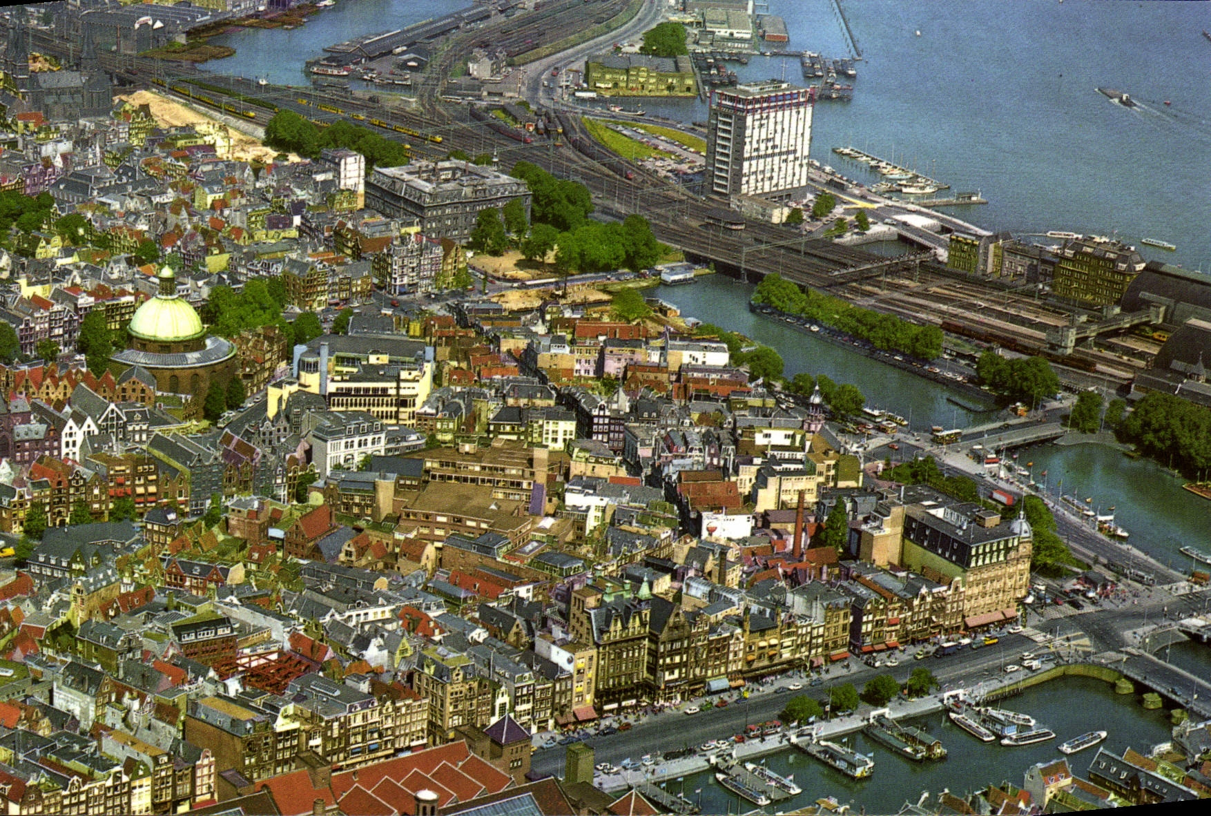 MODERN CARD Amsterdam Holland Luchtopname Damrak