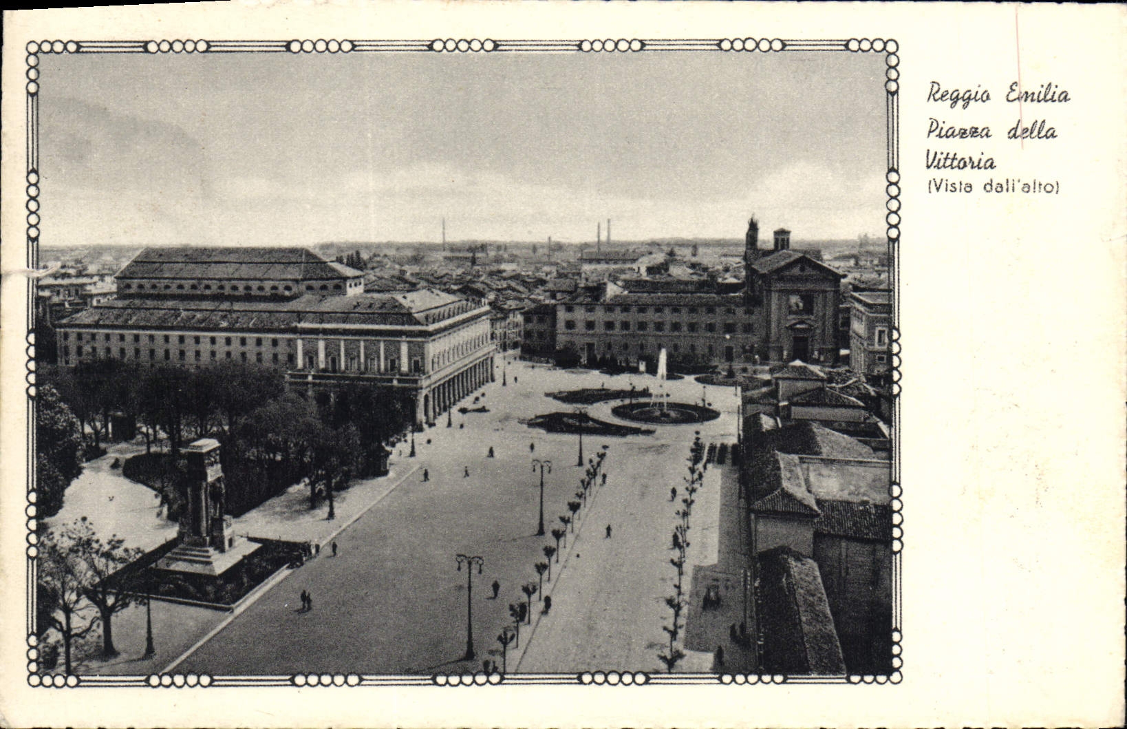 CPA Reggio Enilia Piassa Della Vittoria