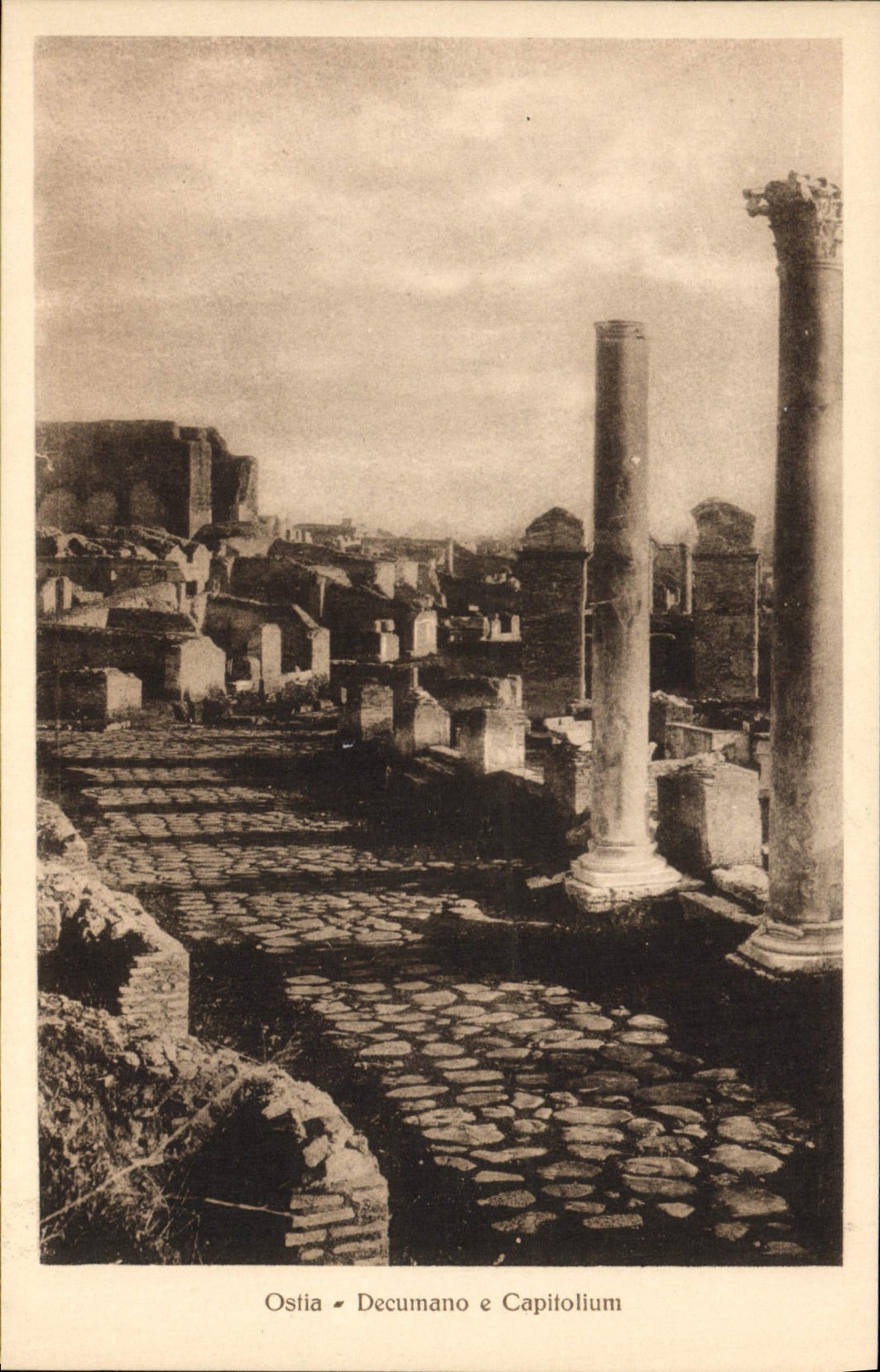 VINTAGE POSTCARD Ostia Decumano Capitolium
