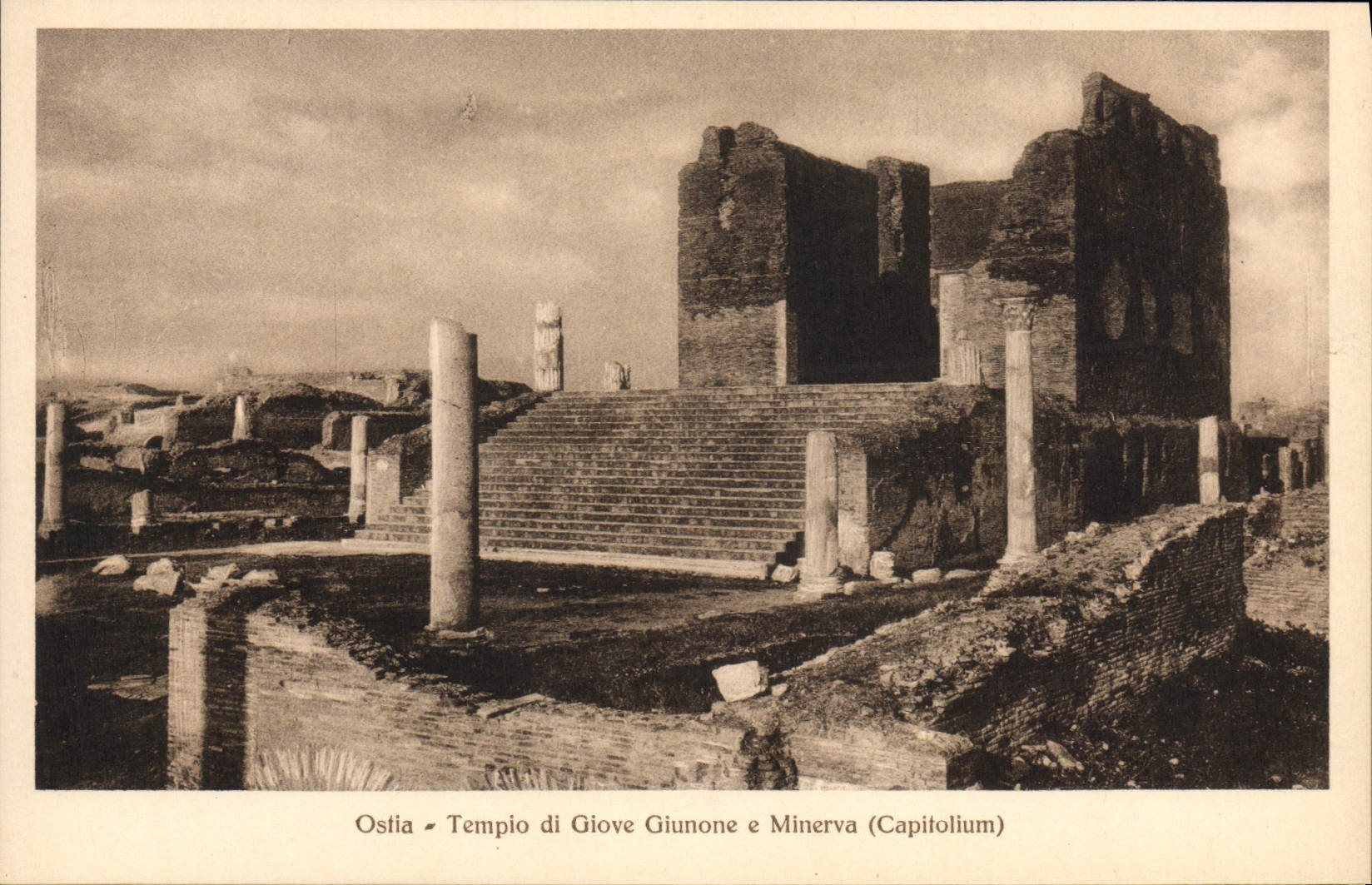 VINTAGE POSTCARD Ostia Tempio Di Giove Giunone Minerva Capitolium