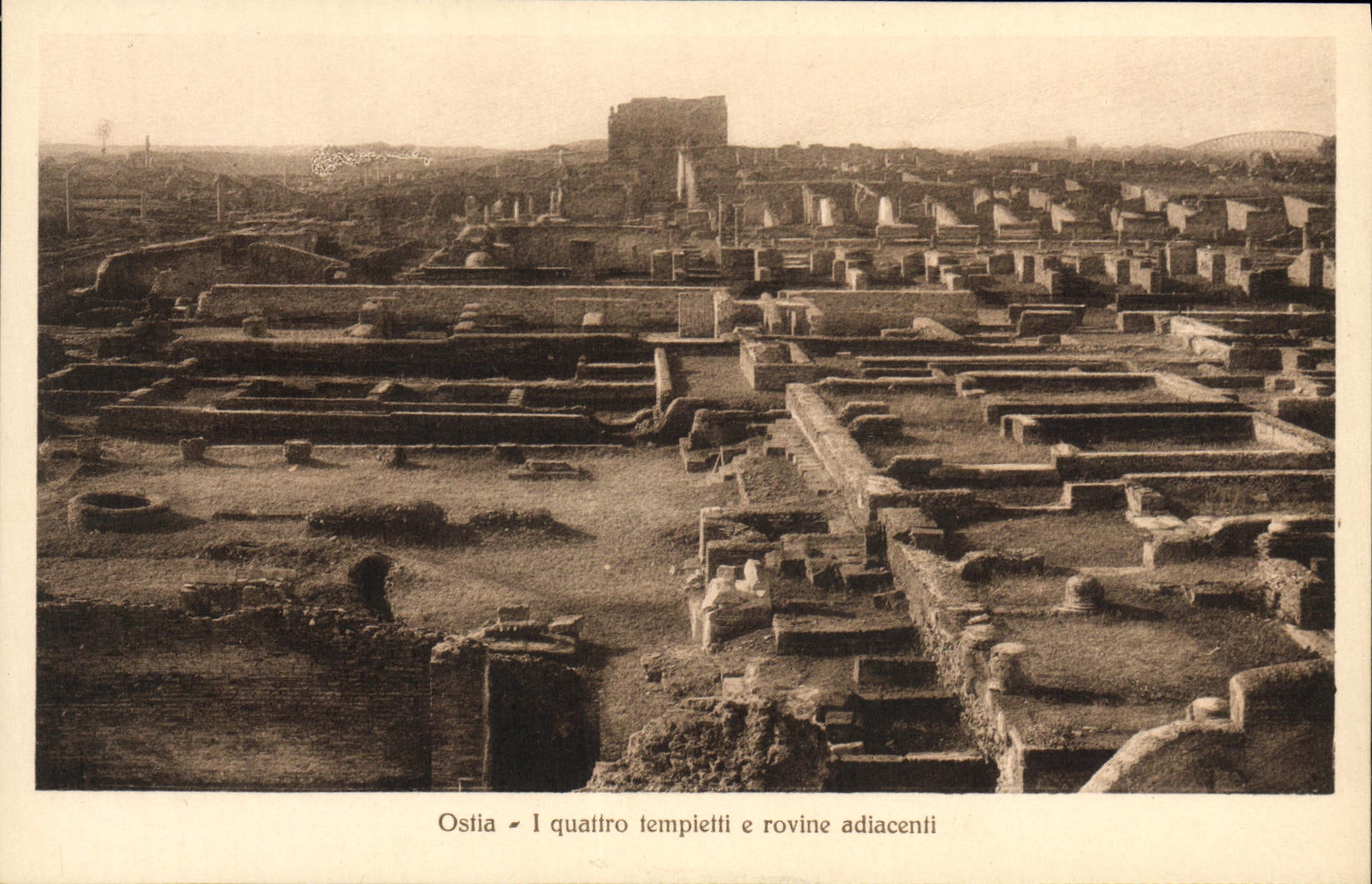 VINTAGE POSTCARD Ostia I Quattro Templetti E Rovine Adiacenti