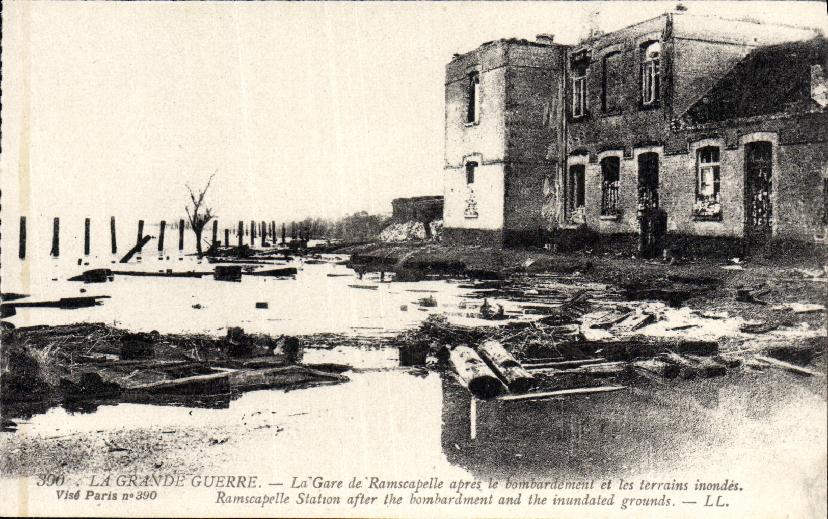 CPA La Grande Guerre Gare de Ramcapelle apres le bombardement Militaria