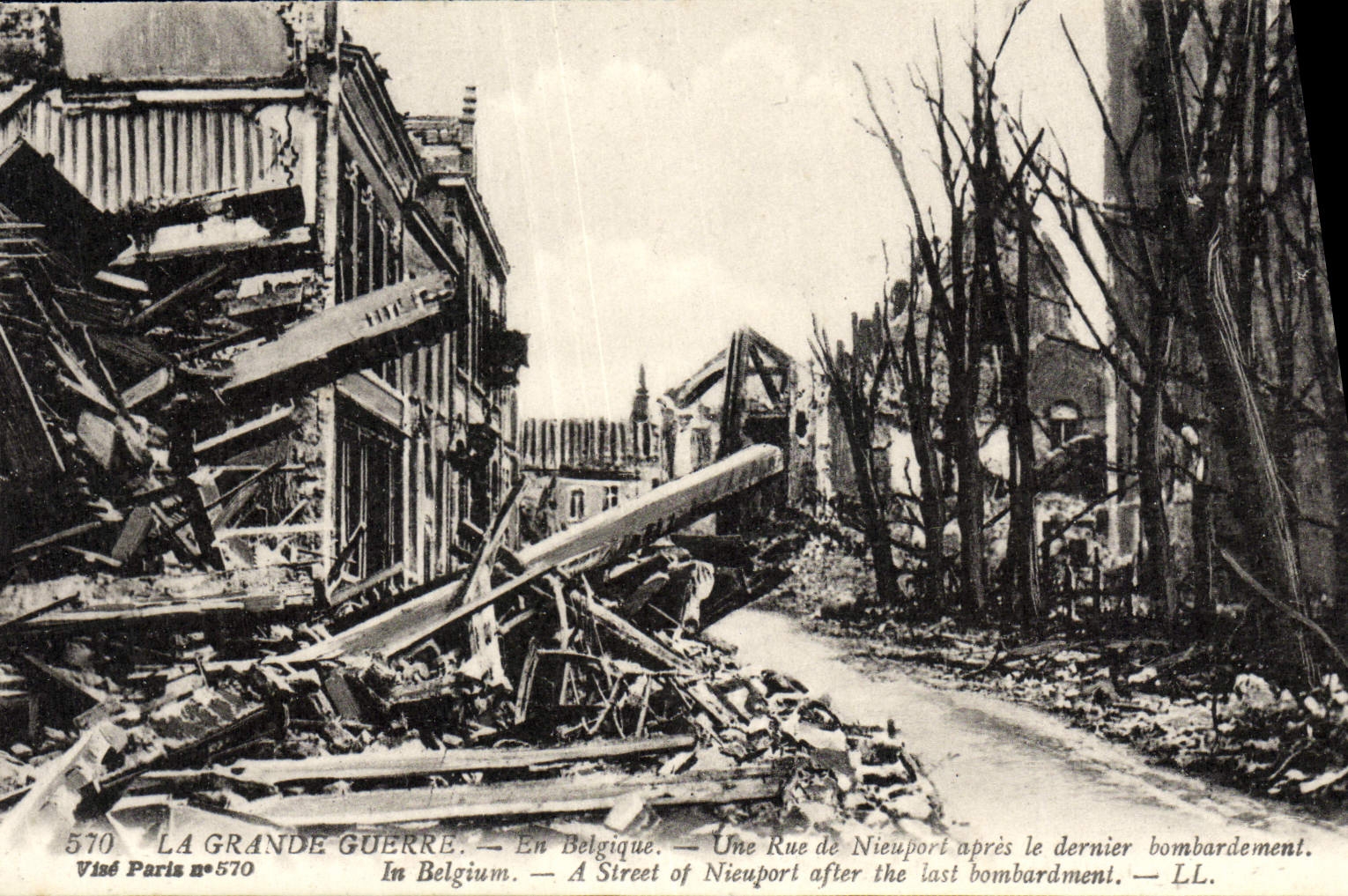 CPA La Grande Guerre En Belgique Une Rue De Nieuport Apres Le Dernier bombardement Militaria