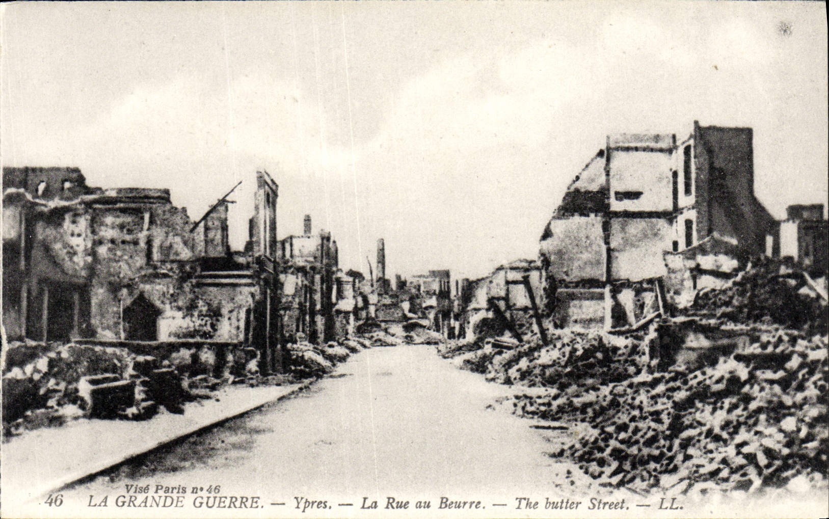 VINTAGE POSTCARD the Ypres Great War the Street Butters Militaria