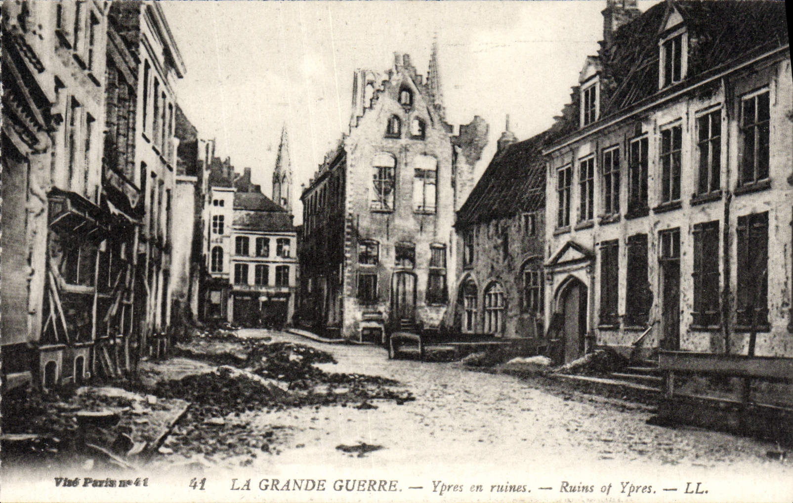 CPA La Grande Guerre Ypres En Ruines Militaria