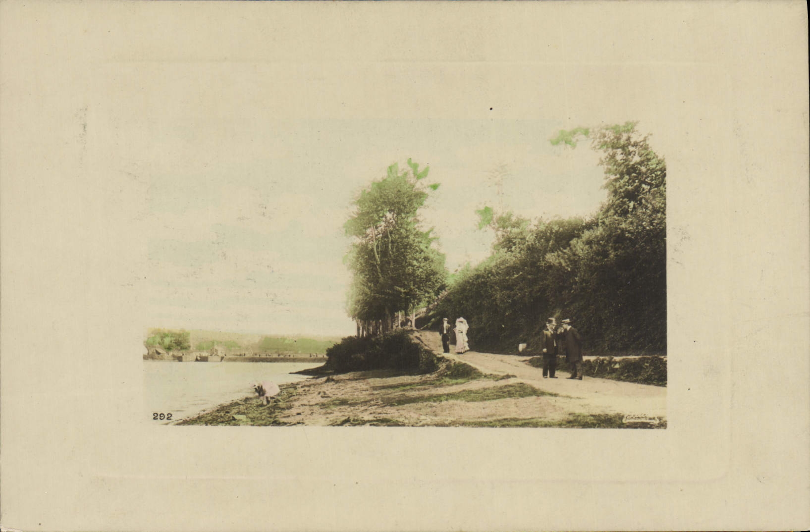 VINTAGE POSTCARD Couple at the edge of water Woman