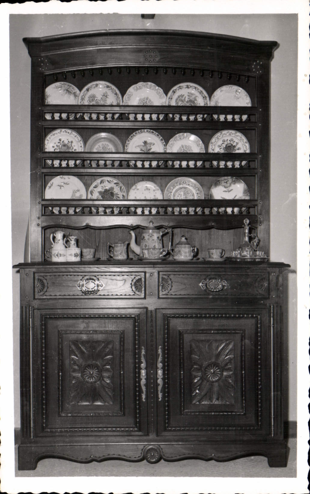 CARTE PHOTO Armoire Folklore 