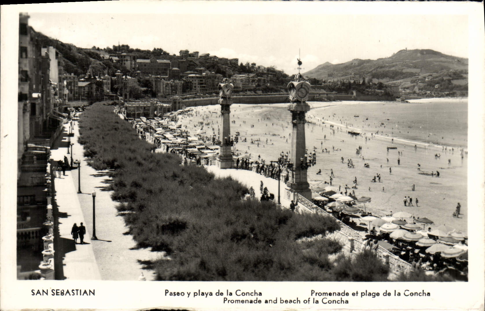 VINTAGE POSTCARD San Sebastian Paseo Playe Of Concha