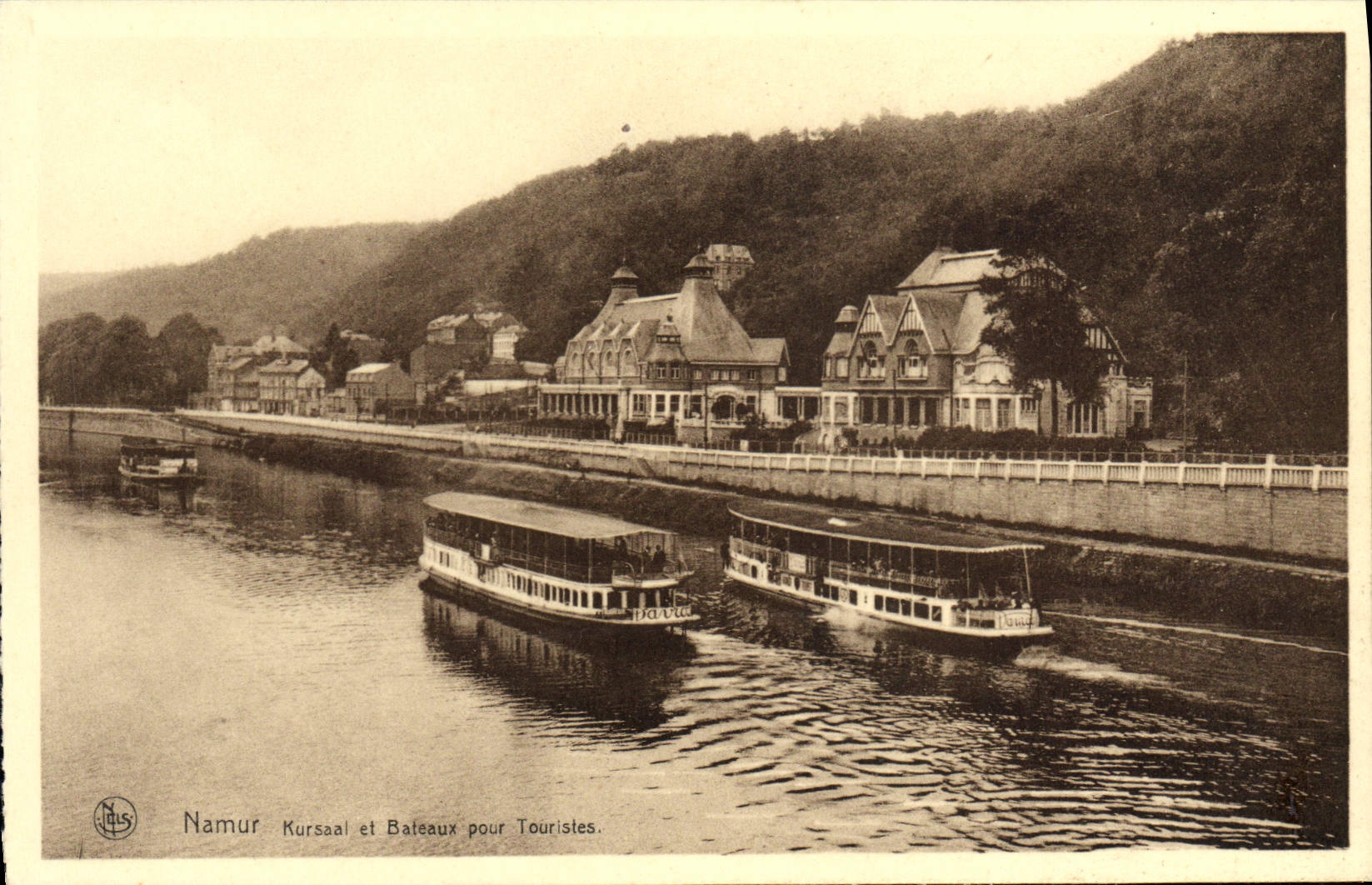 VINTAGE POSTCARD Namur Kursaal And Bateaux For Tourists