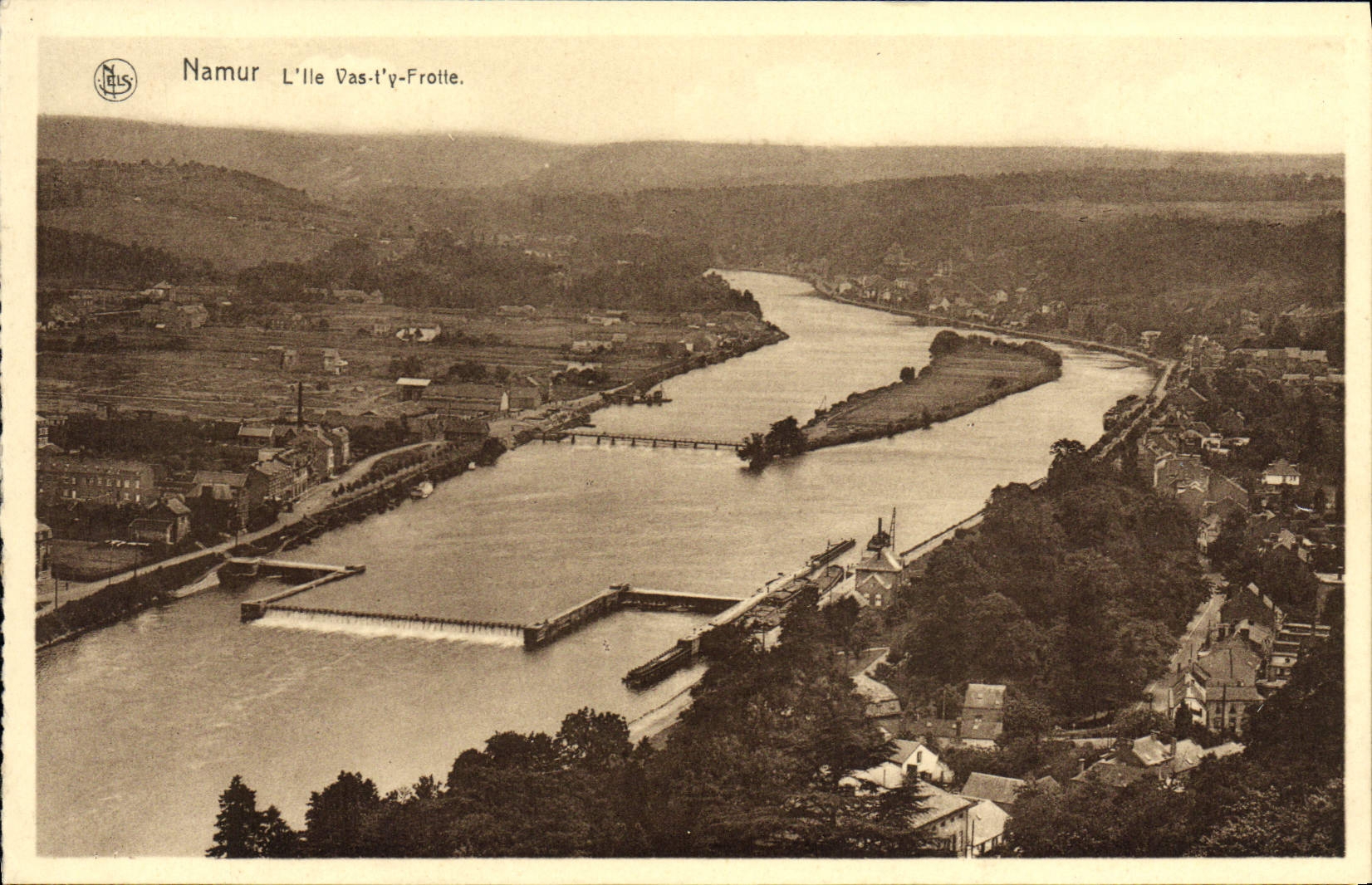 CPA Namur L'Ile Vas t'y Frotte