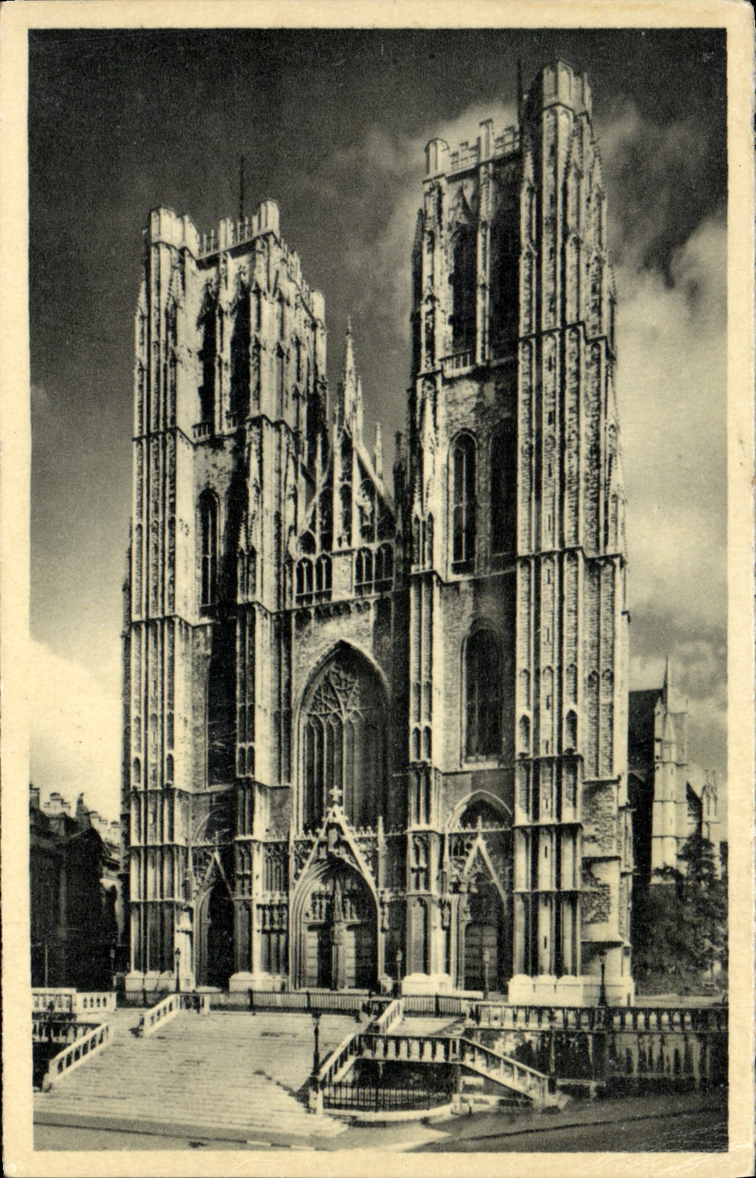 POSTAL Bruselas colegial S Miguel y Gudulia de la VENDIMIA