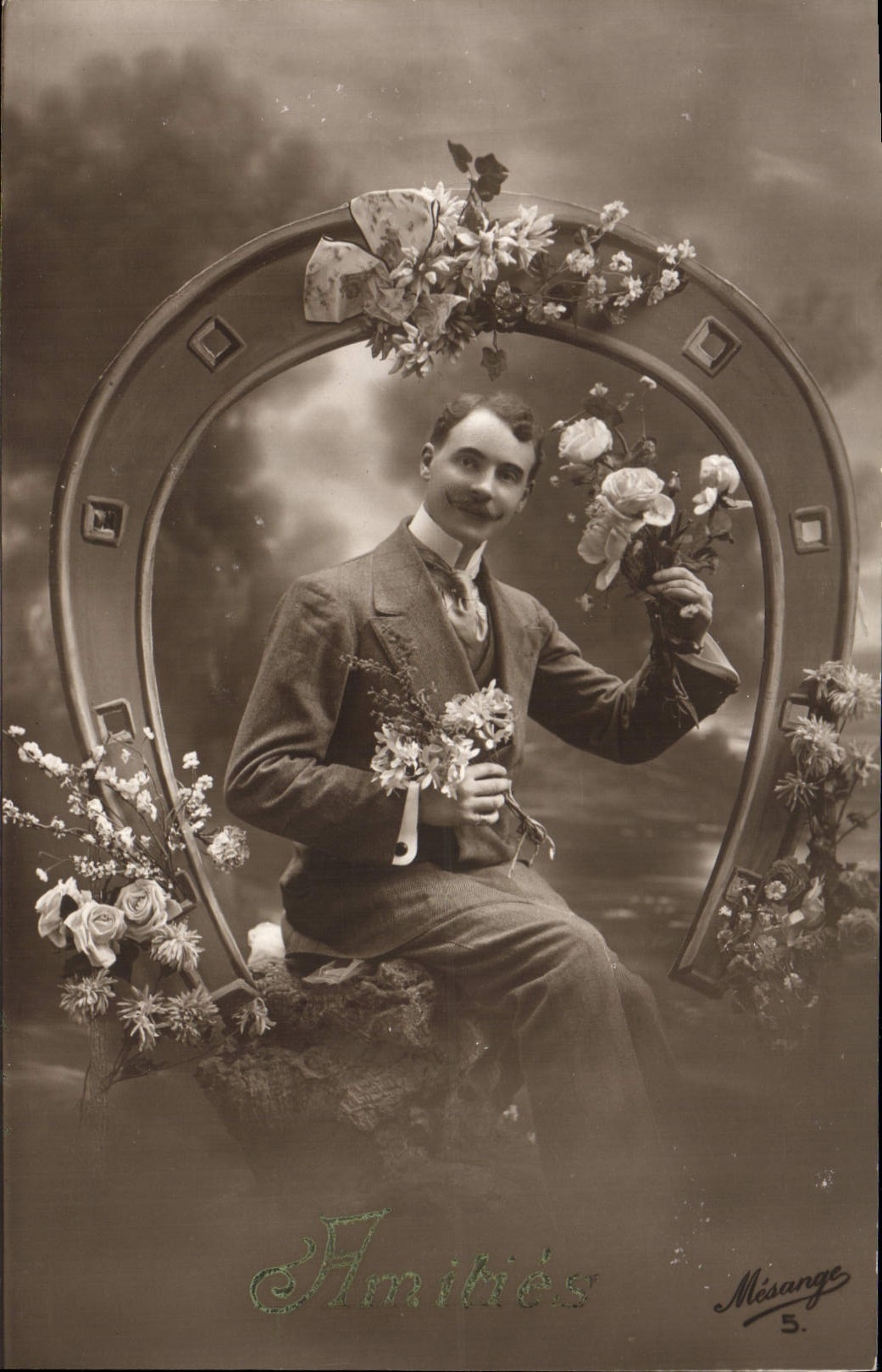 CPA Fantaisie Homme Fer a cheval