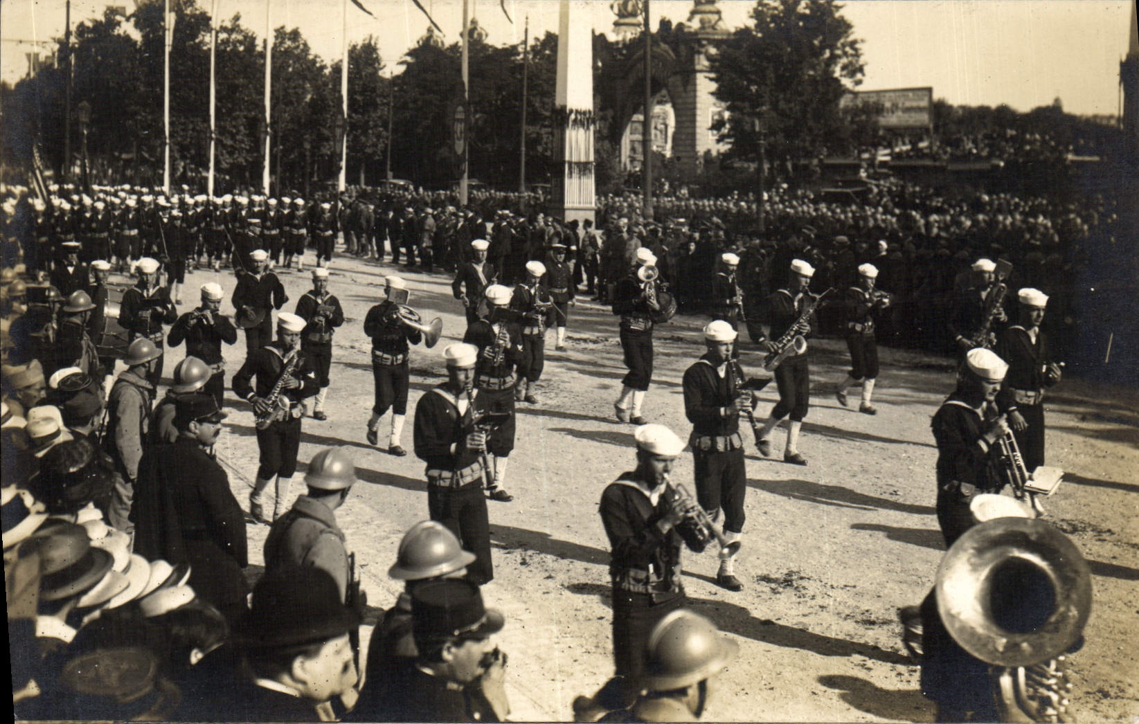 VINTAGE POSTCARD Paris festivals of the Victoire July 14th, 1919 the procession the American sailors Militaria