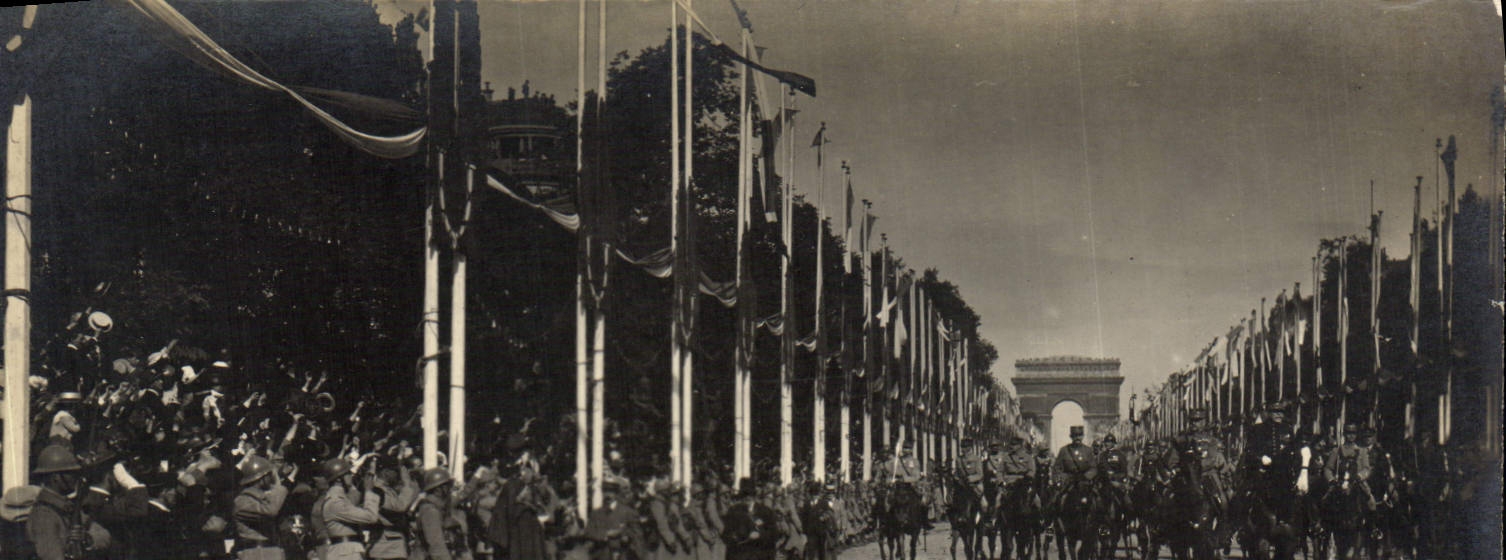 VINTAGE POSTCARD Paris festivals of the Victoire July 14th, 1919 the Militaria procession Arc de Triomphe