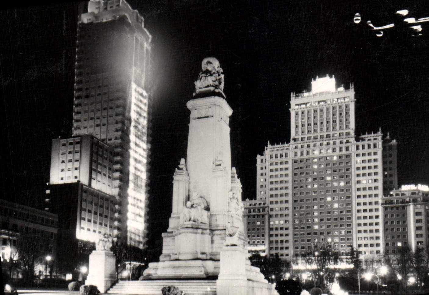 MODERN CARD Madrid plaza of Espana Plane