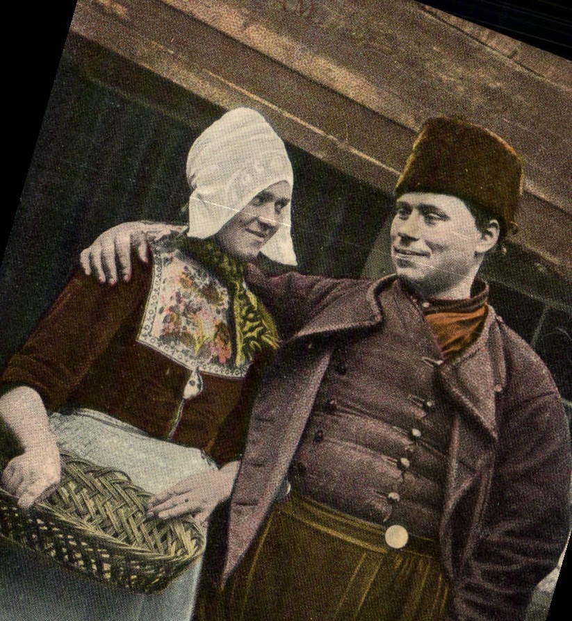 VINTAGE POSTCARD Netherlands Folklore