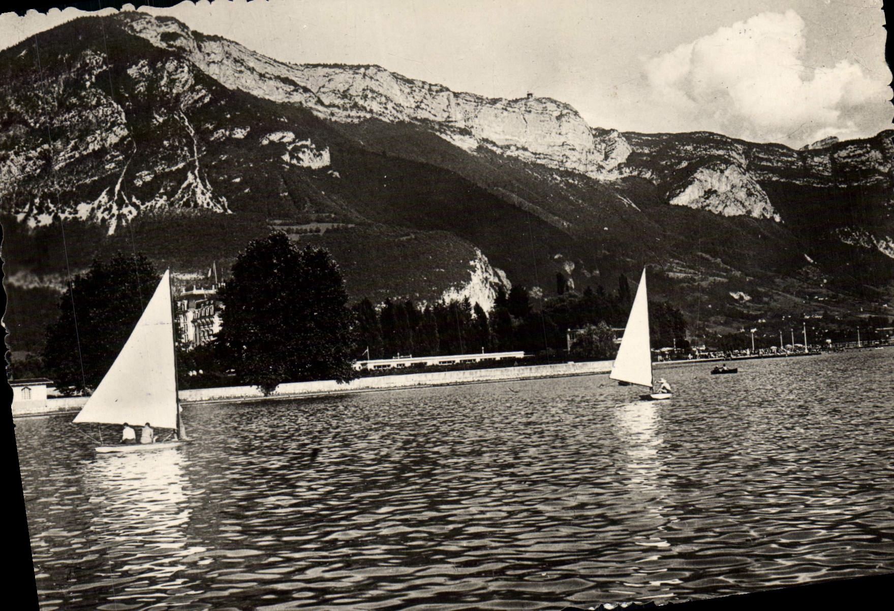 CPM Annecy Bala d'Albigny Plage et voiliers Bateaux