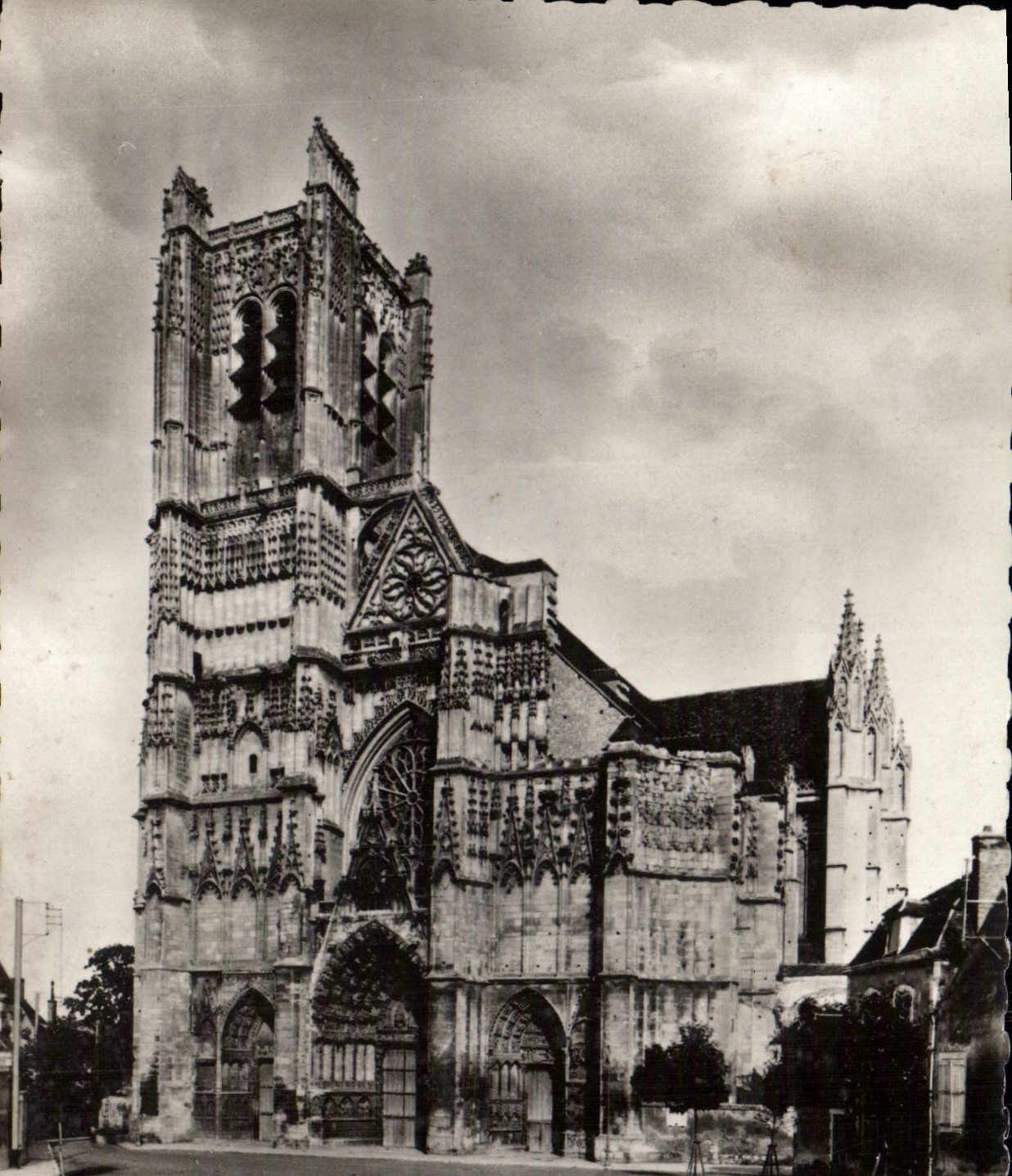 CPM Auxerre Cathedrale St Etienne