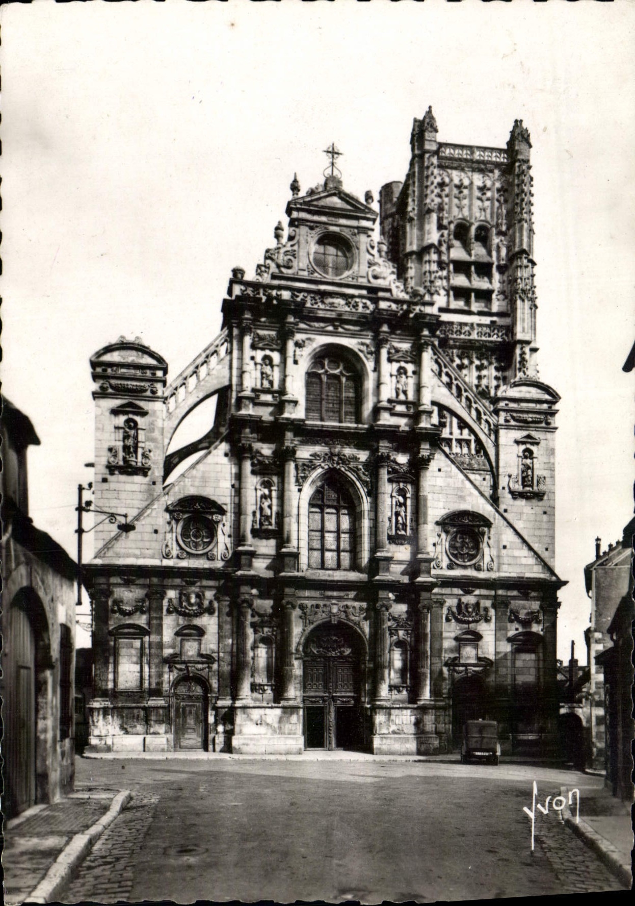 MODERN CARD Auxerre Church St Pierre