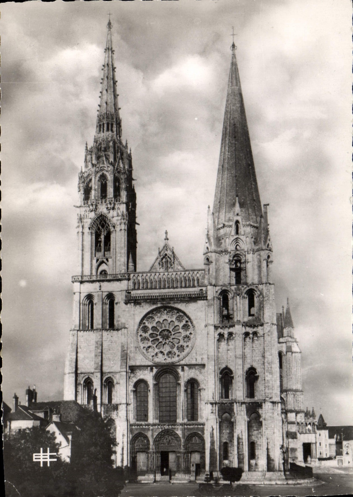 POSTAL MODERNA Chartres la catedral