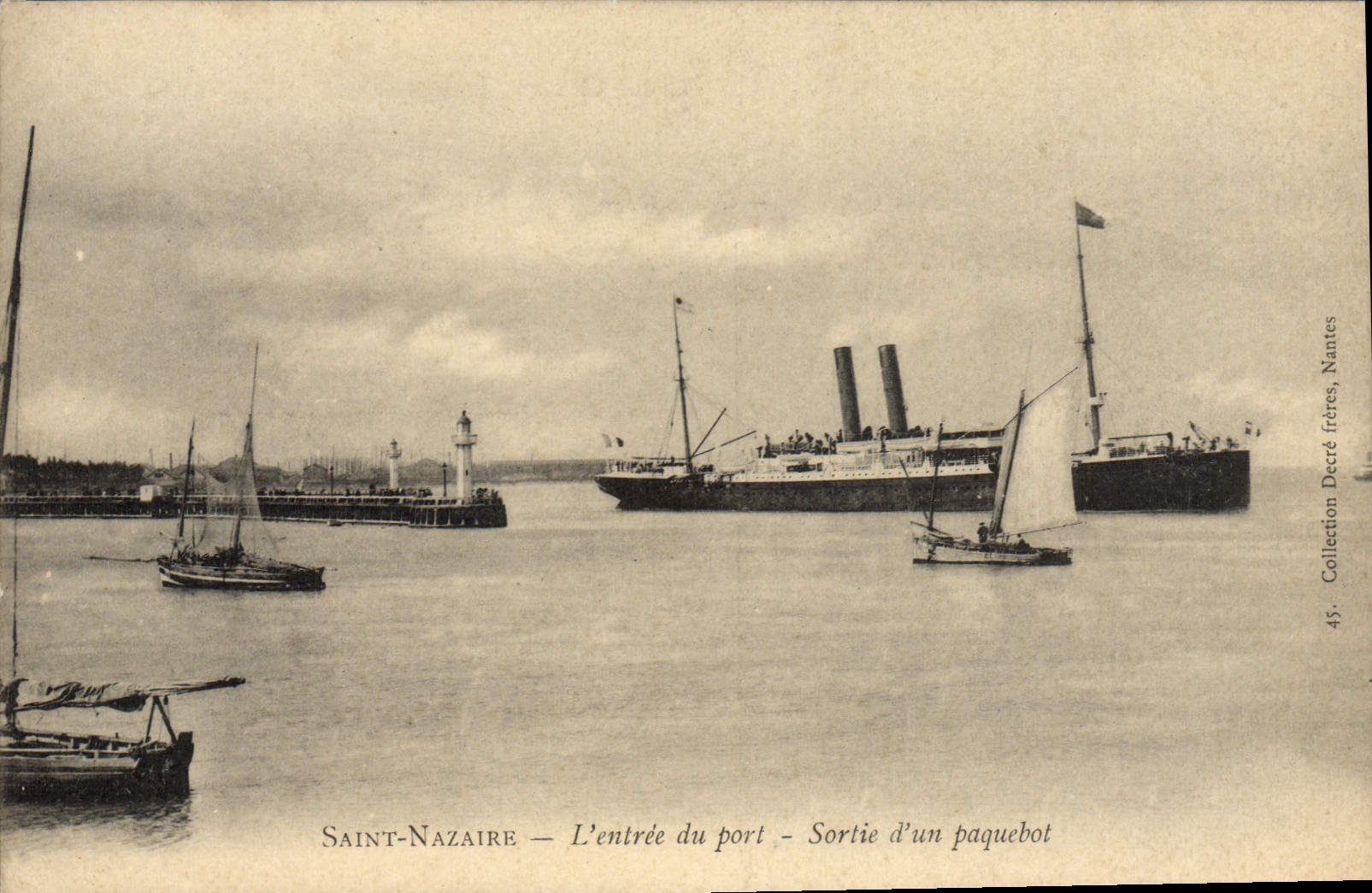 VINTAGE POSTCARD Saintt Nazaire the entry of the port Left the steamer Boats