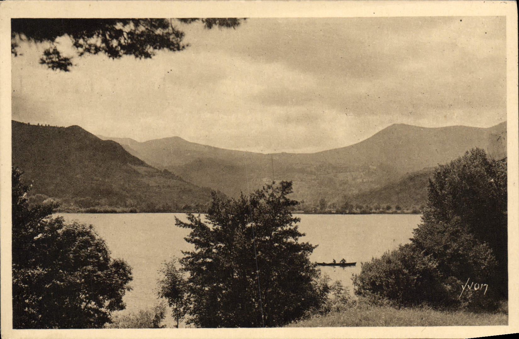 CPA Auvergne Environs du Mont Dore Le Lac Chambon