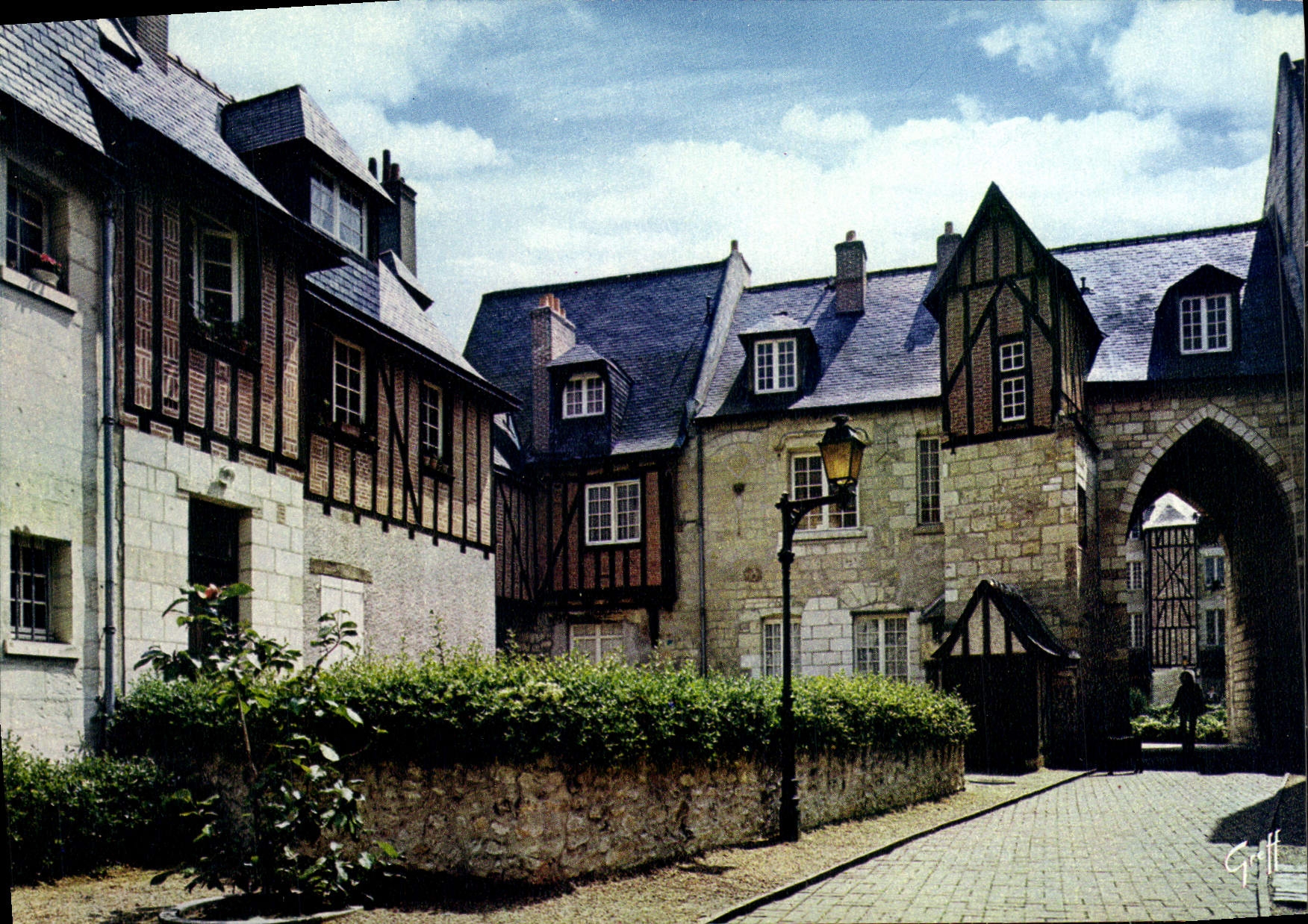 CPM Tours Vieilles maisons des XV e et XVl e Siecles 