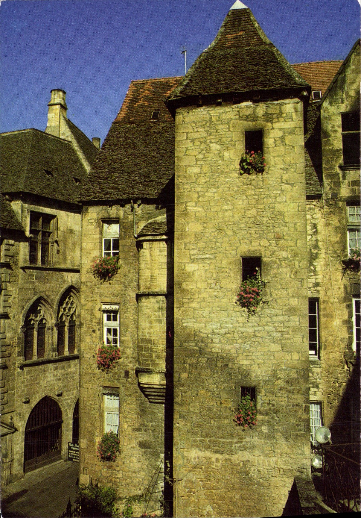 MODERN CARD Capital of black Perigord Sarlat House of the consuls