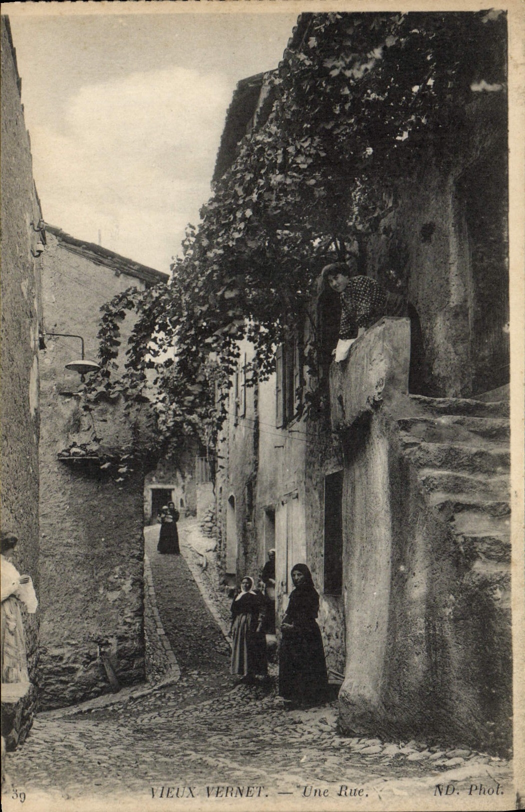 VINTAGE POSTCARD Old Vernet a Street Women