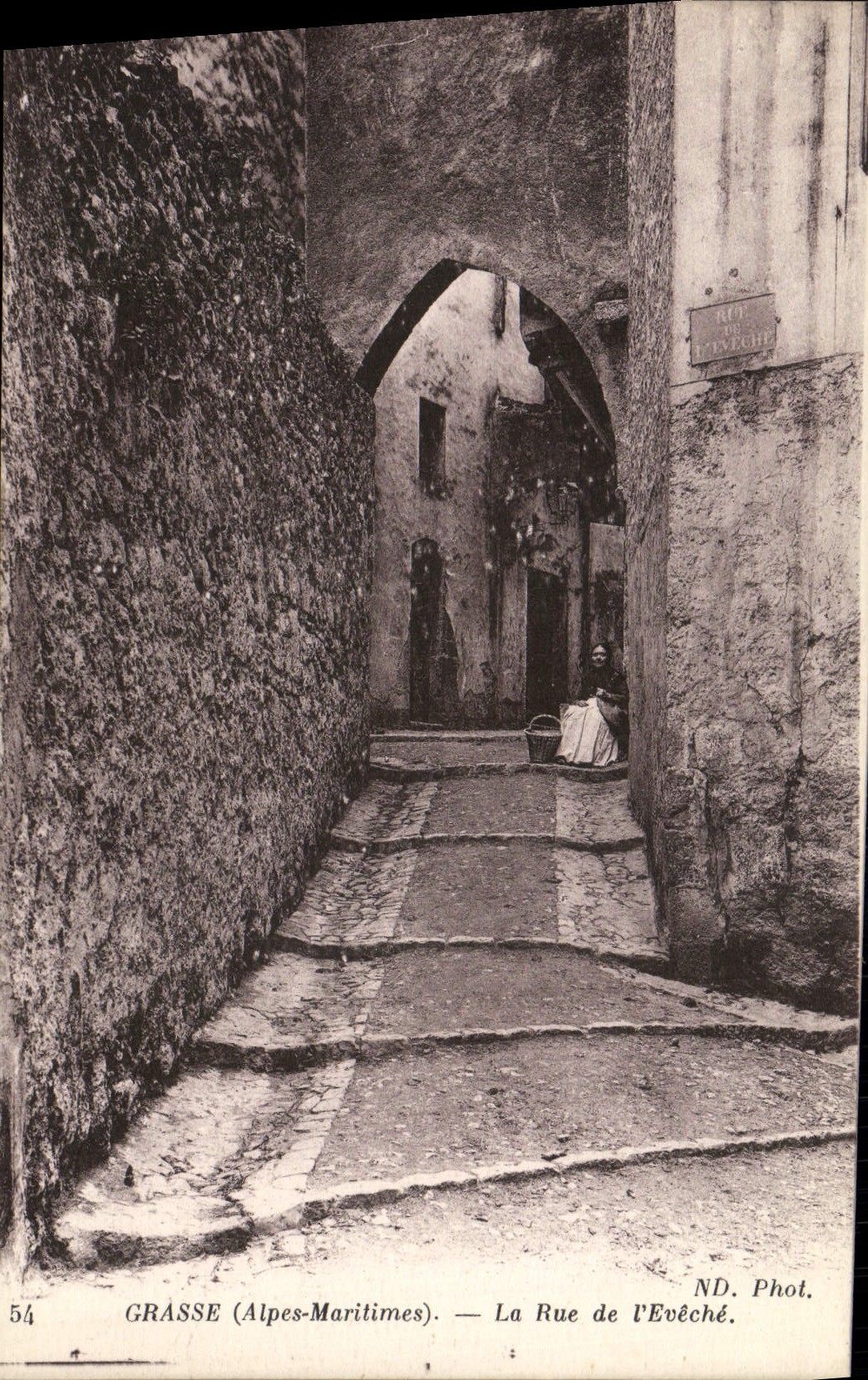 POSTAL de la VENDIMIA grasa la calle de la mujer de Eveche