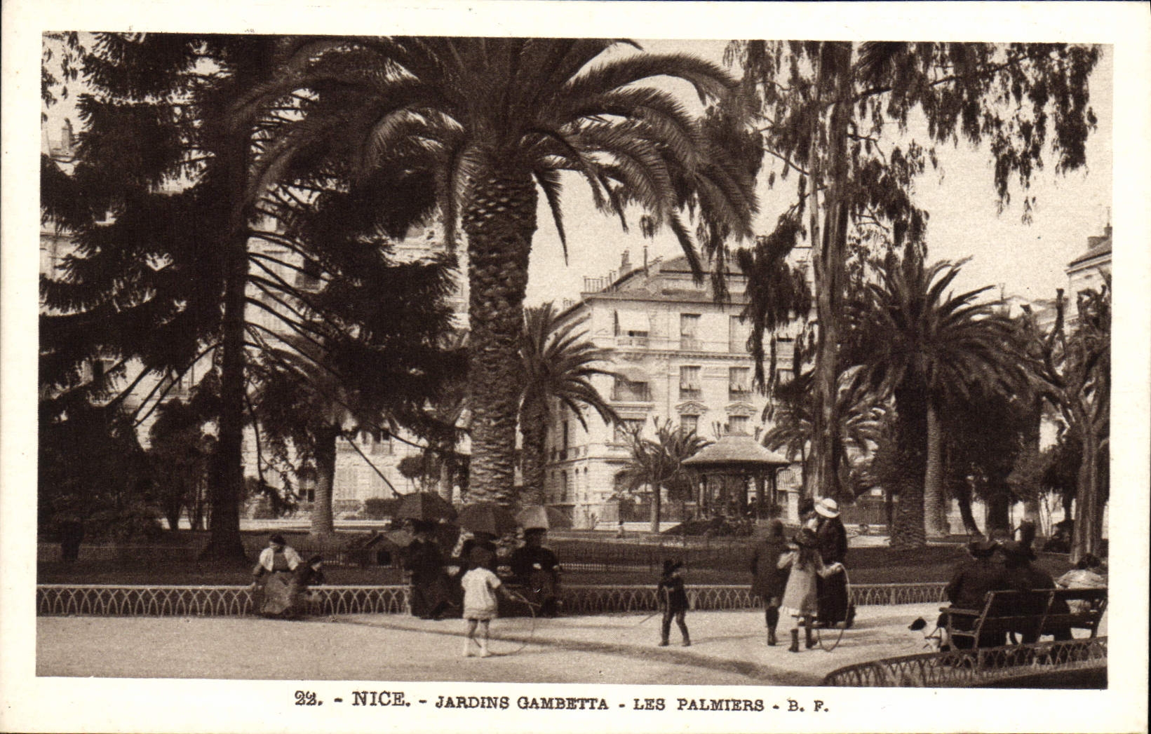 CPA Nice Jardins Gambetta Les Palmiers