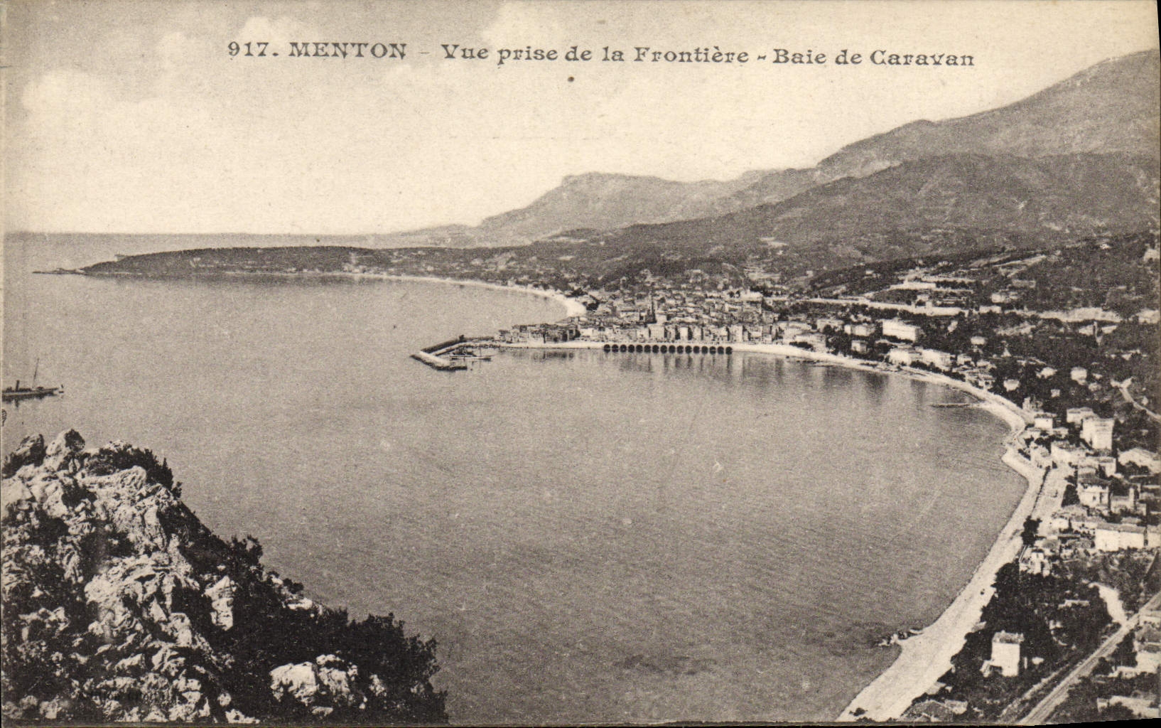 POSTAL de la VENDIMIA Menton vista de la bahía de la frontera de la caravana