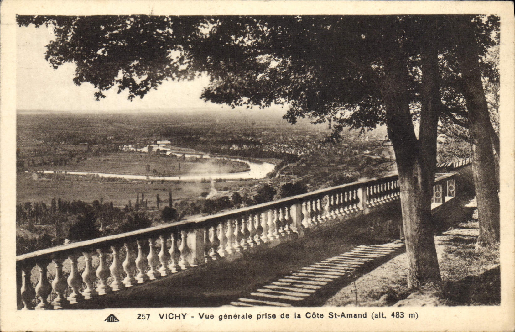 CPA Vichy Vue generale prise de la Cote St Amand