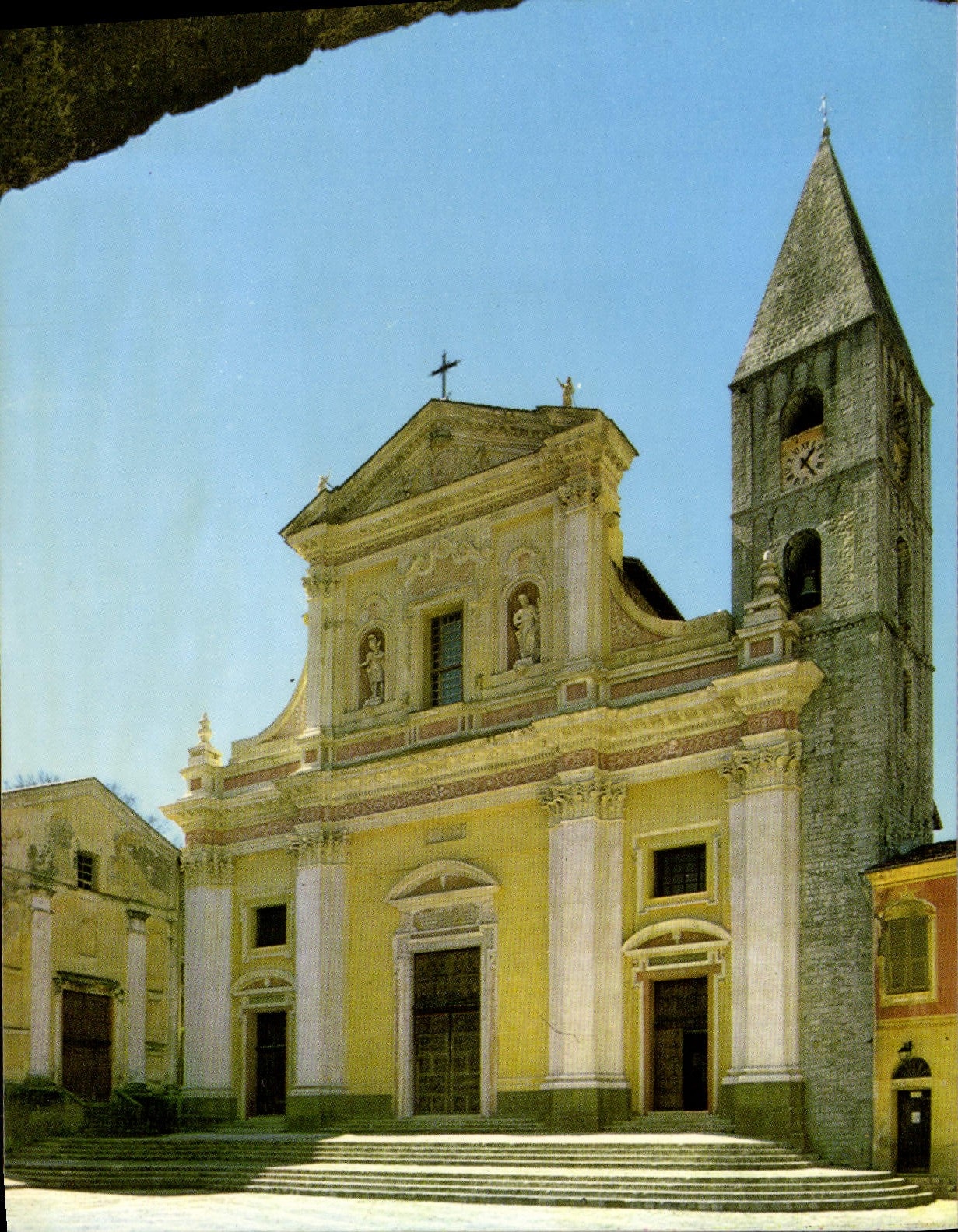 CPM Sospel Cathedrale Saint Michel Clocher roman 