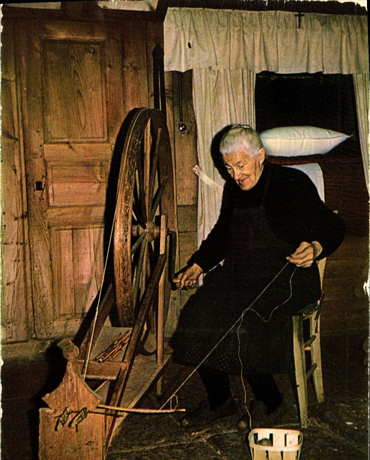 MODERN CARD the Cevennes Ropemaking machine in front of its wheel Folklore