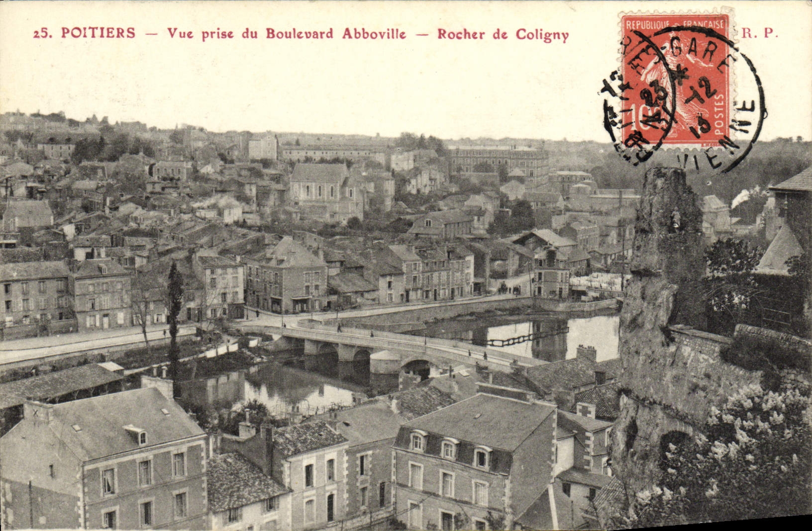 CPA Poitiers Vue Prise Du Boulevard Abboville Rocher de Coligny