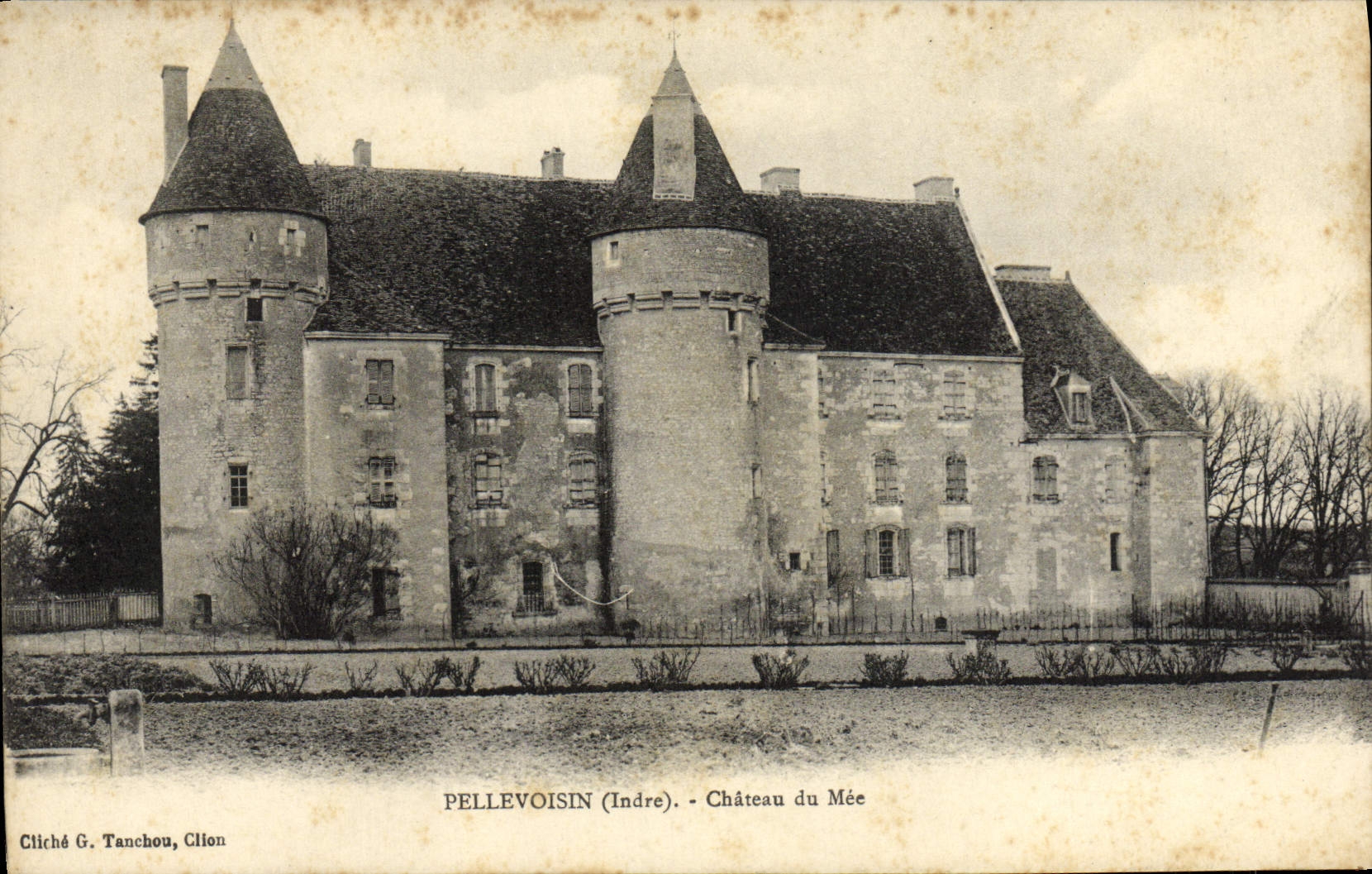 Castillo de Pellevoisin de la POSTAL de la VENDIMIA de Mee