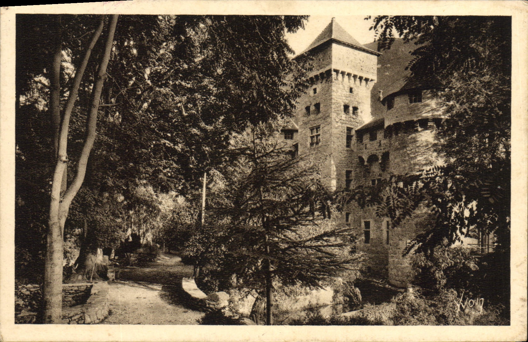 CPA Gorges Du Tarn Chateau De La Caze vue de la route