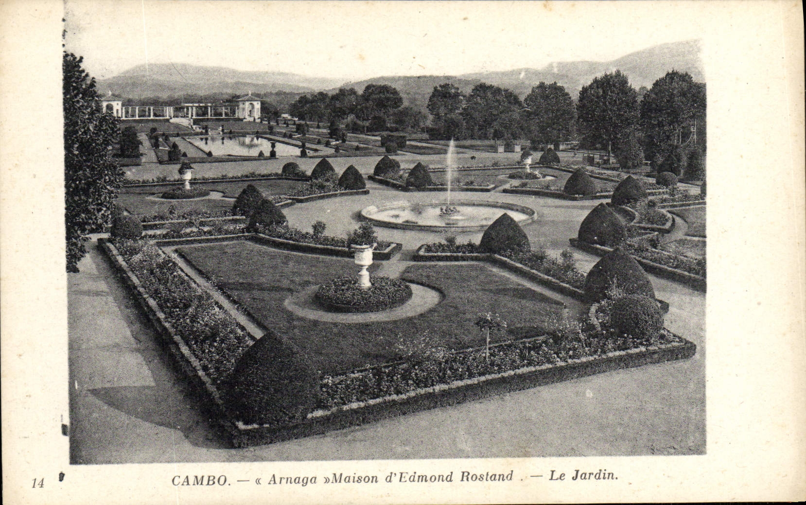 CPA Cambo Arnaga Maison D'Edmond Rostand Le jardin