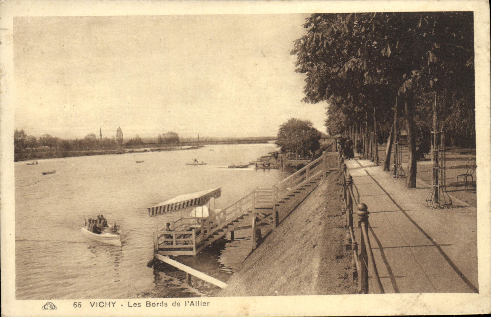 CPA Vichy Les Bords De l'Allier 