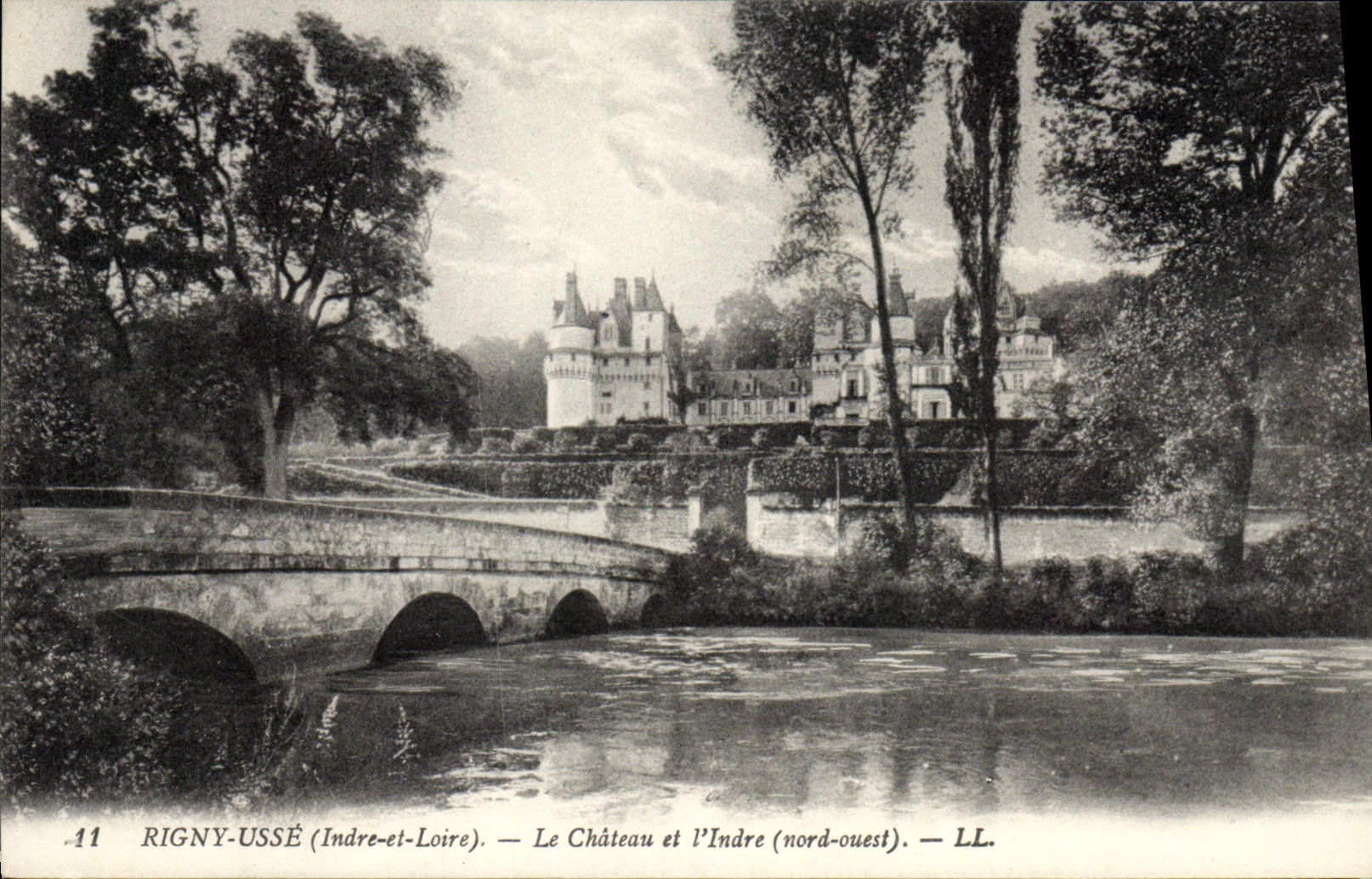 VINTAGE POSTCARD Rigny Worn the Castle And I' Indre