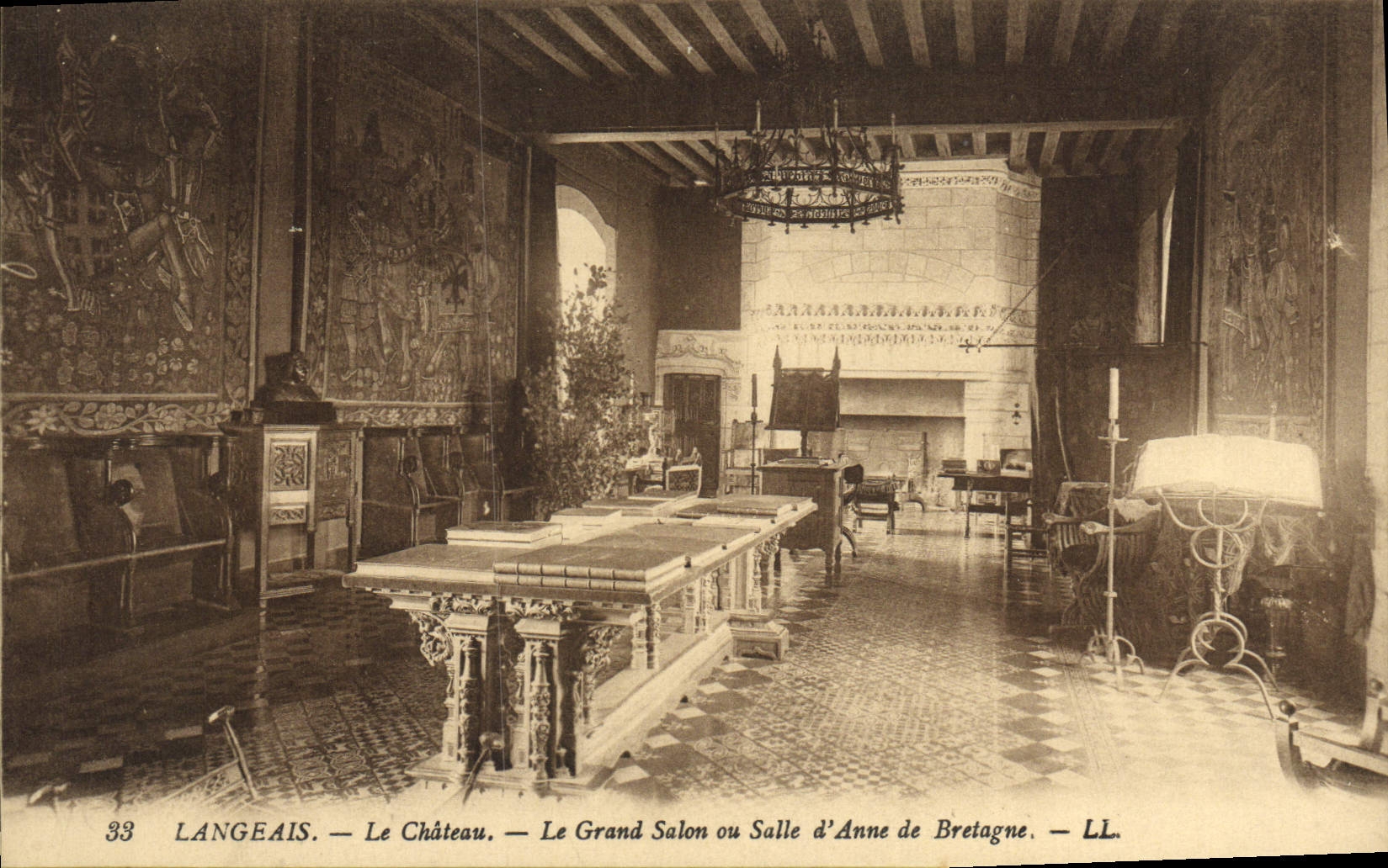 CPA Langeais Le Chateau Le Grand Salon Ou Salle d'Anne de Bretagne 
