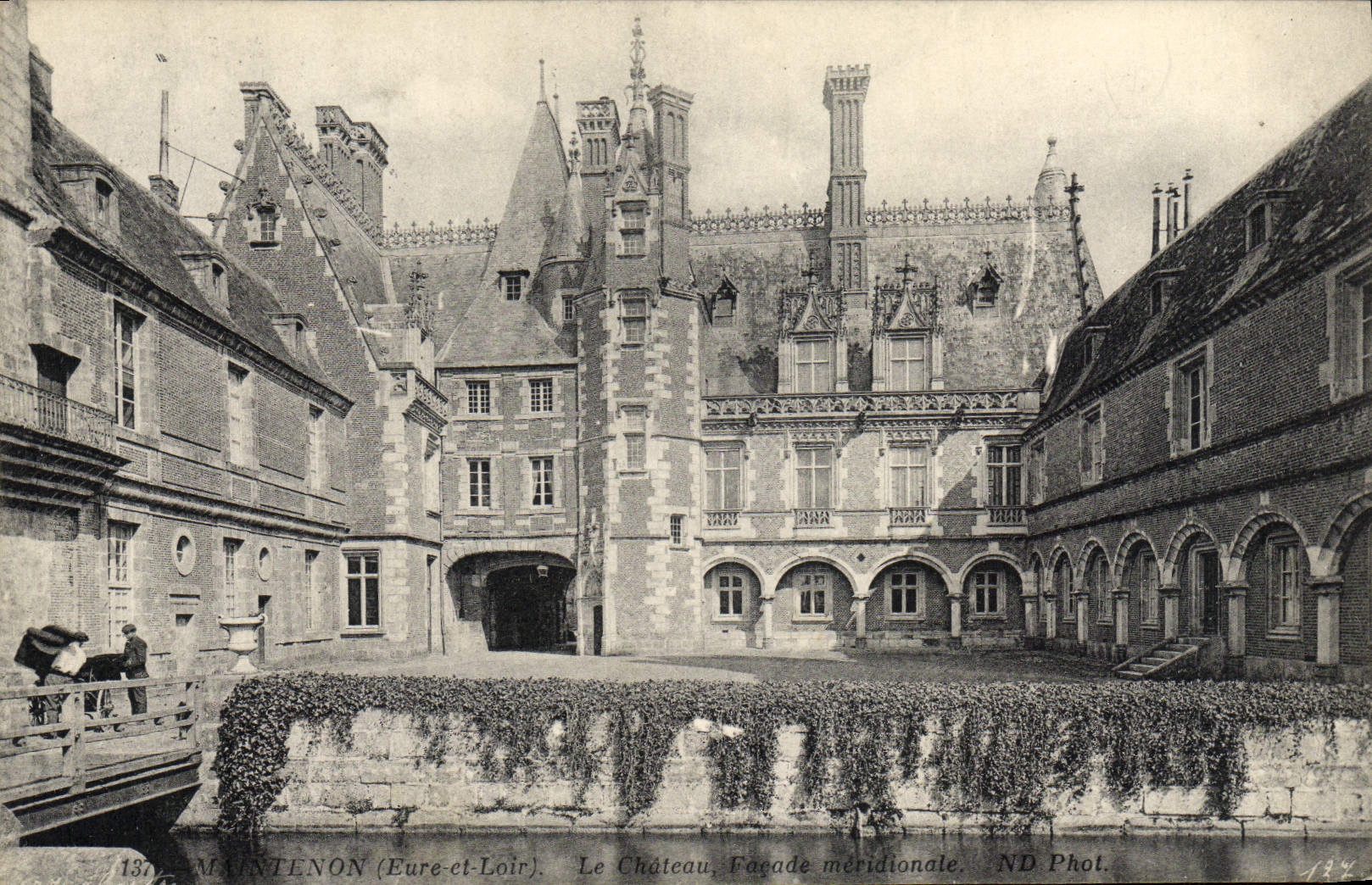 POSTAL Maintenon de la VENDIMIA el ataque frontal más situado más al sur del castillo