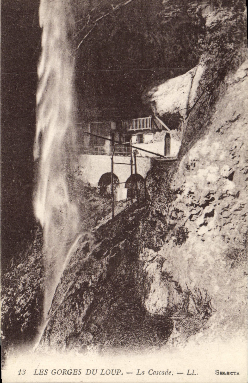 CPA Les Gorges Du Loup La Cascade